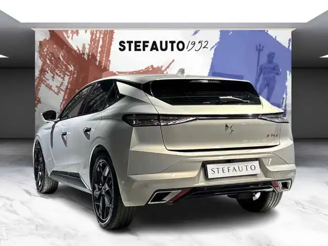 DS Automobiles DS 4 view 5