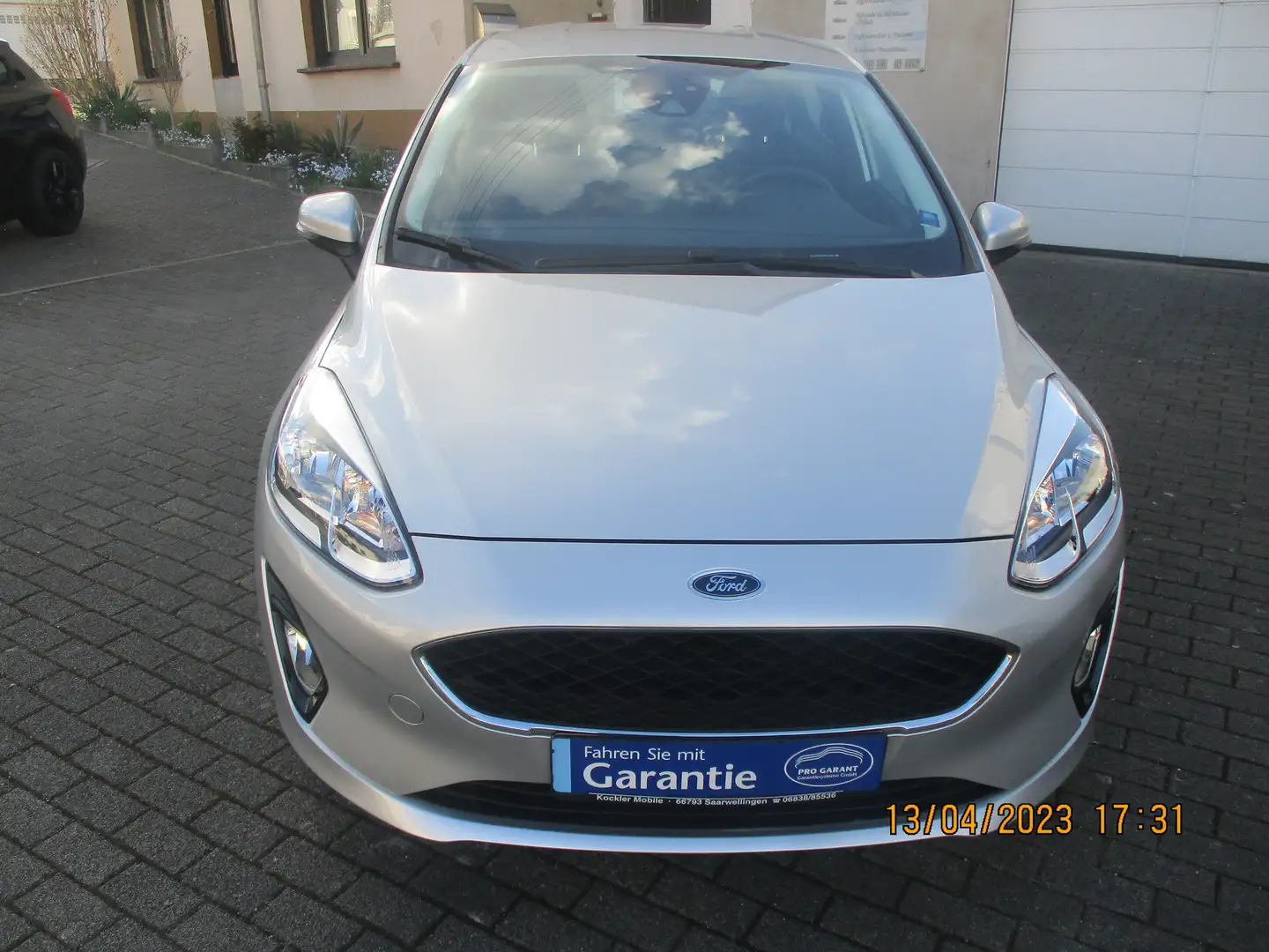Ford Fiesta 1.1 COOL & Connect Silber - 2