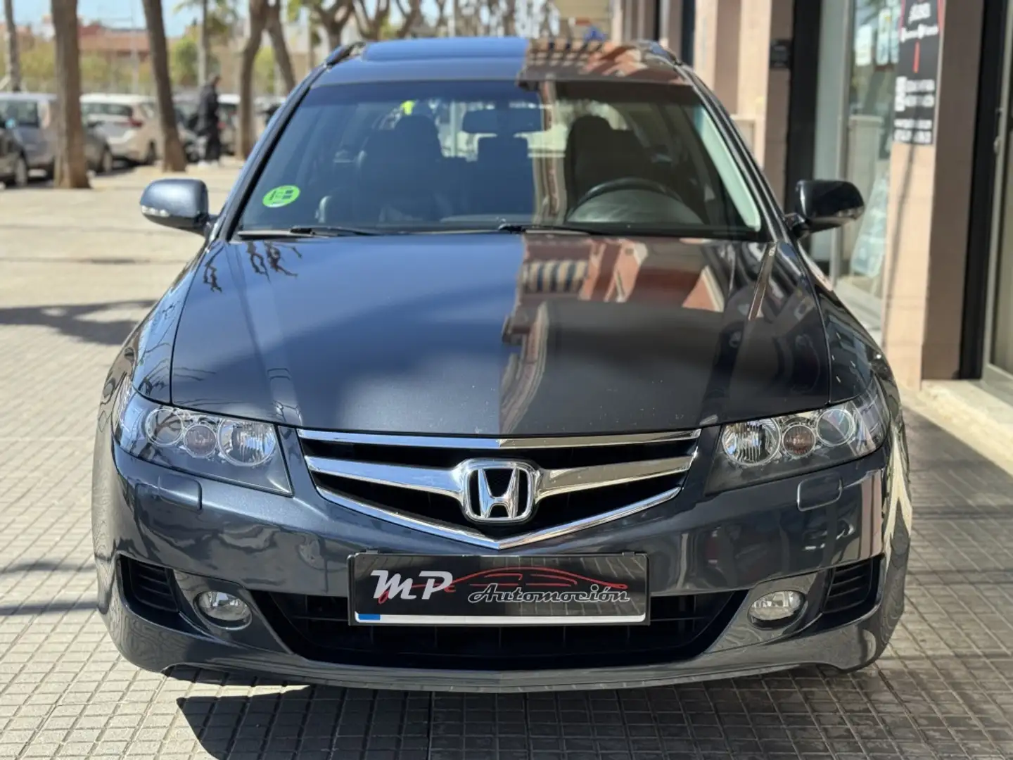 Honda Accord Tourer 2.4i-VTEC Executive Aut. Gris - 2