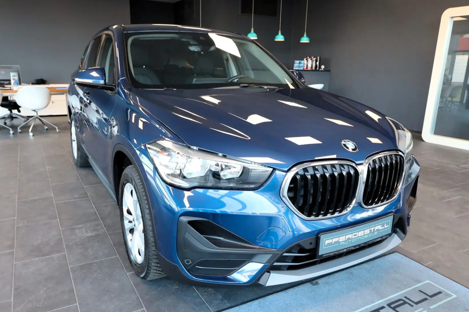 BMW X1 xDrive 25 e Advantage Head-up Kamera ACC NAVI Blau - 1