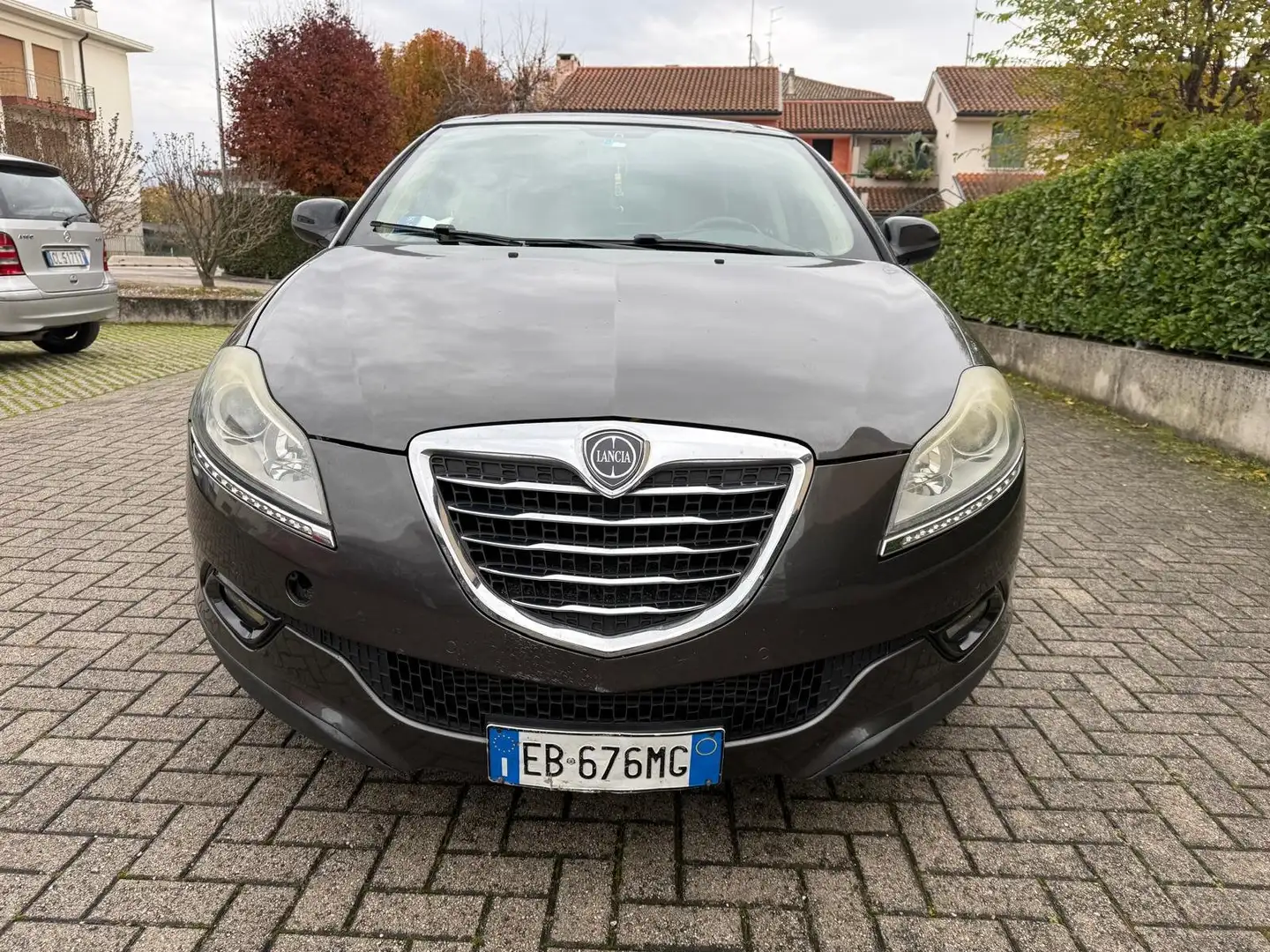 Lancia Delta Delta 1.8 di tjt Executive sportronic DOPPIO TETTO Nero - 2