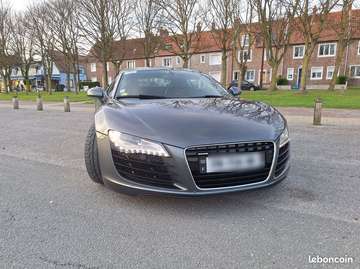 R8 V8 4.2 FSI 420 Quattro R-Tronic