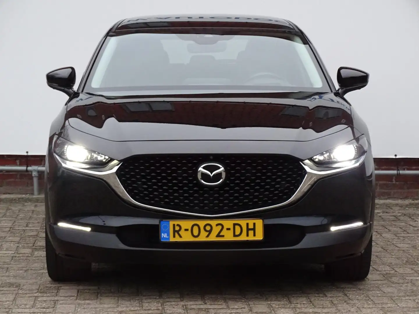 Mazda CX-30 2.0 e-SkyActiv-X M Hybrid Luxury|TREKHAAK|360g CAM Schwarz - 2