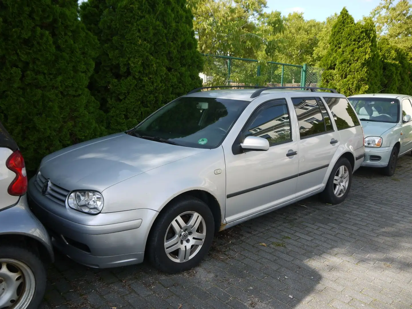Volkswagen Golf 1.9TDI 85kW Variant/6 Gang/Klima Gümüş rengi - 1