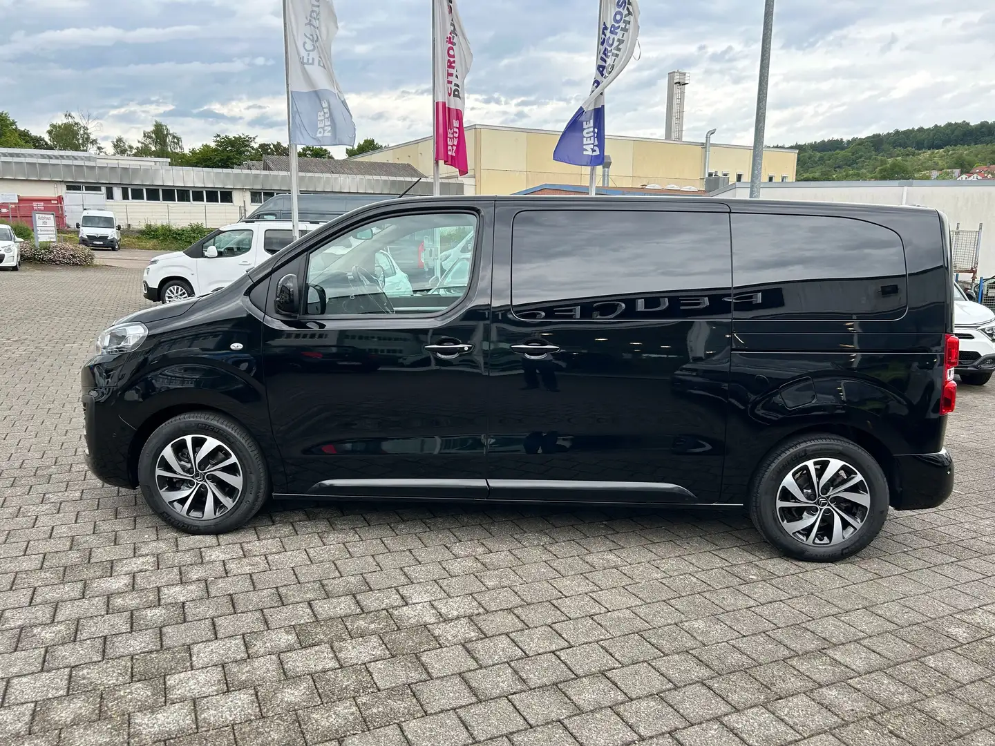 Citroen Spacetourer Shine M BlueHDi 180 S&S EAT8 Noir - 2