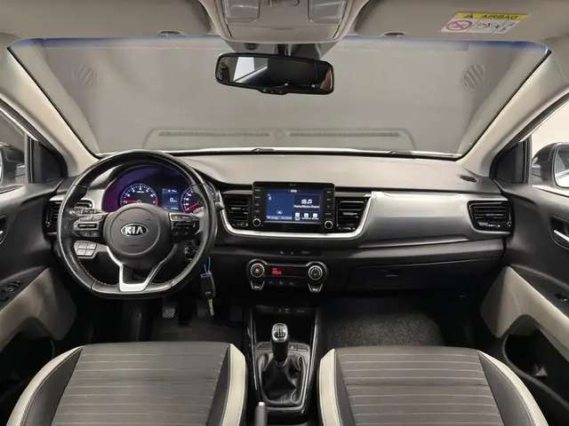 Kia Stonic — photo 9