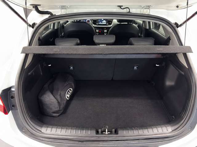 Kia Stonic — photo 16