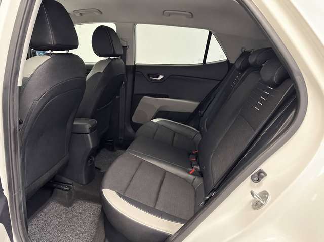 Kia Stonic — photo 15