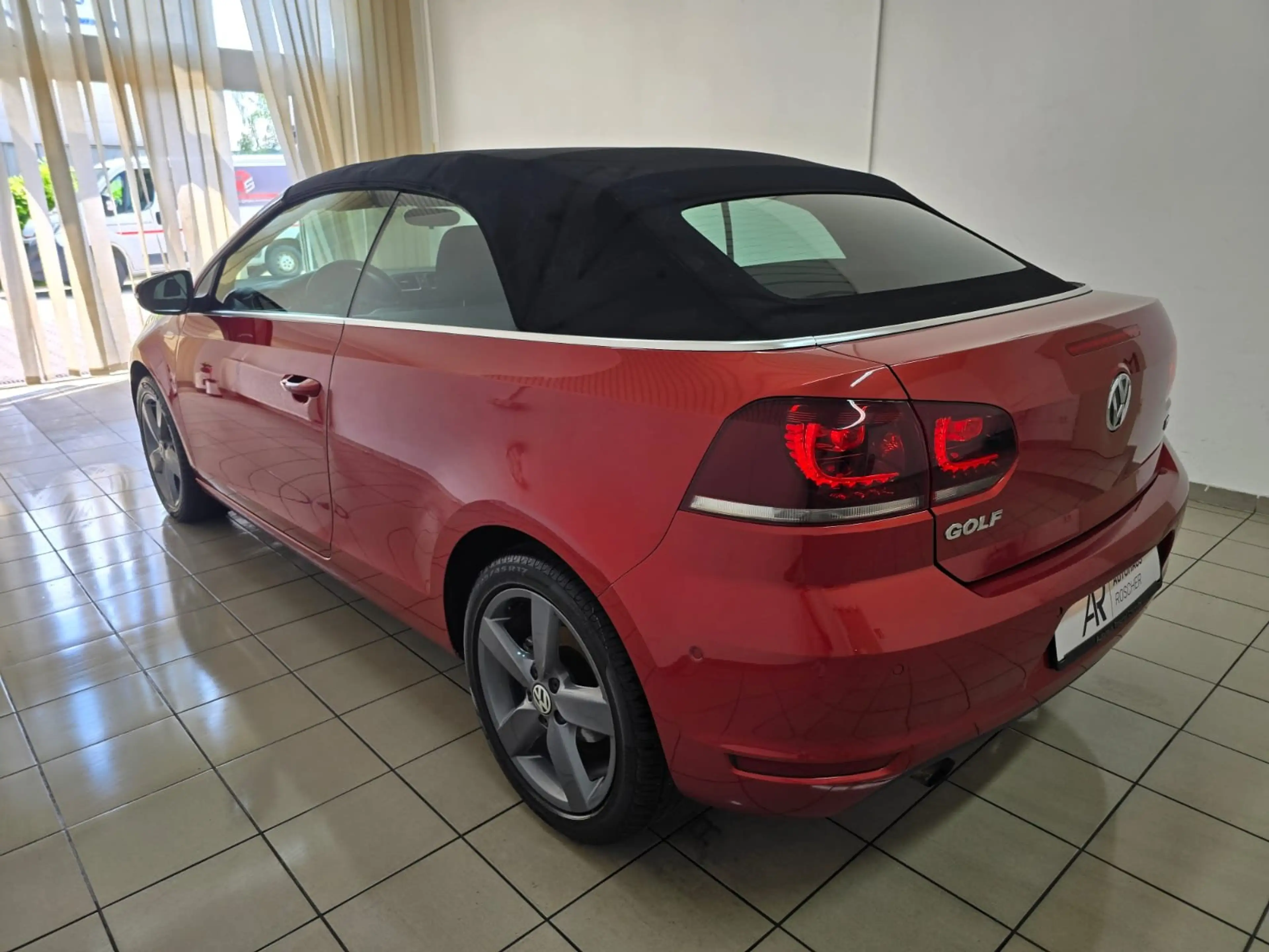 Volkswagen Golf Cabriolet VI 1.2 TSI sehr gepflegt Parkassistent 1.Hand — photo 2