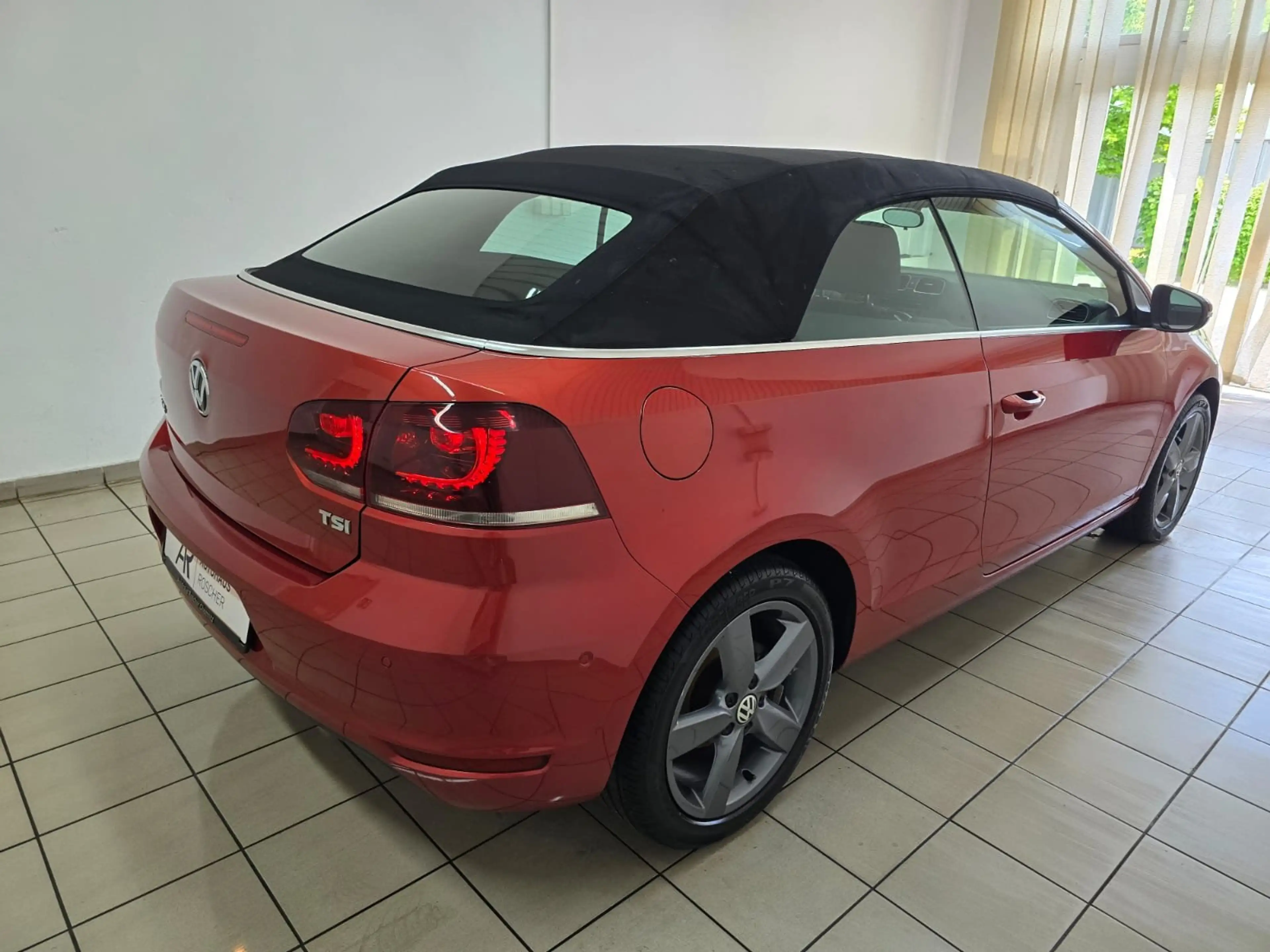 Volkswagen Golf Cabriolet VI 1.2 TSI sehr gepflegt Parkassistent 1.Hand — photo 3