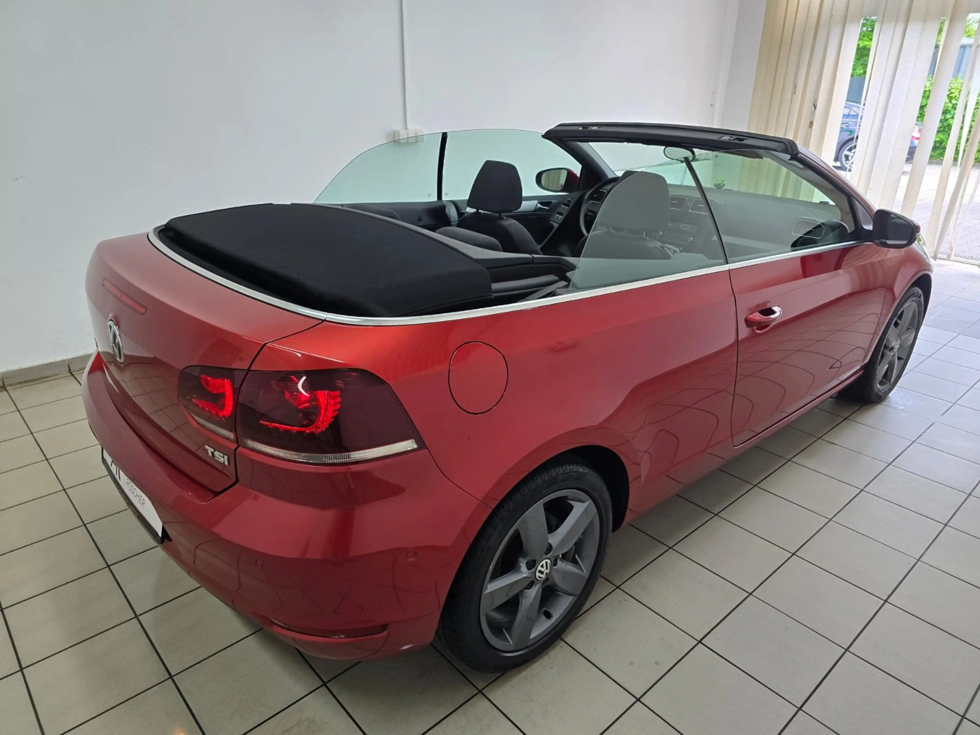 Volkswagen Golf Cabriolet VI 1.2 TSI sehr gepflegt Parkassistent 1.Hand — photo 8