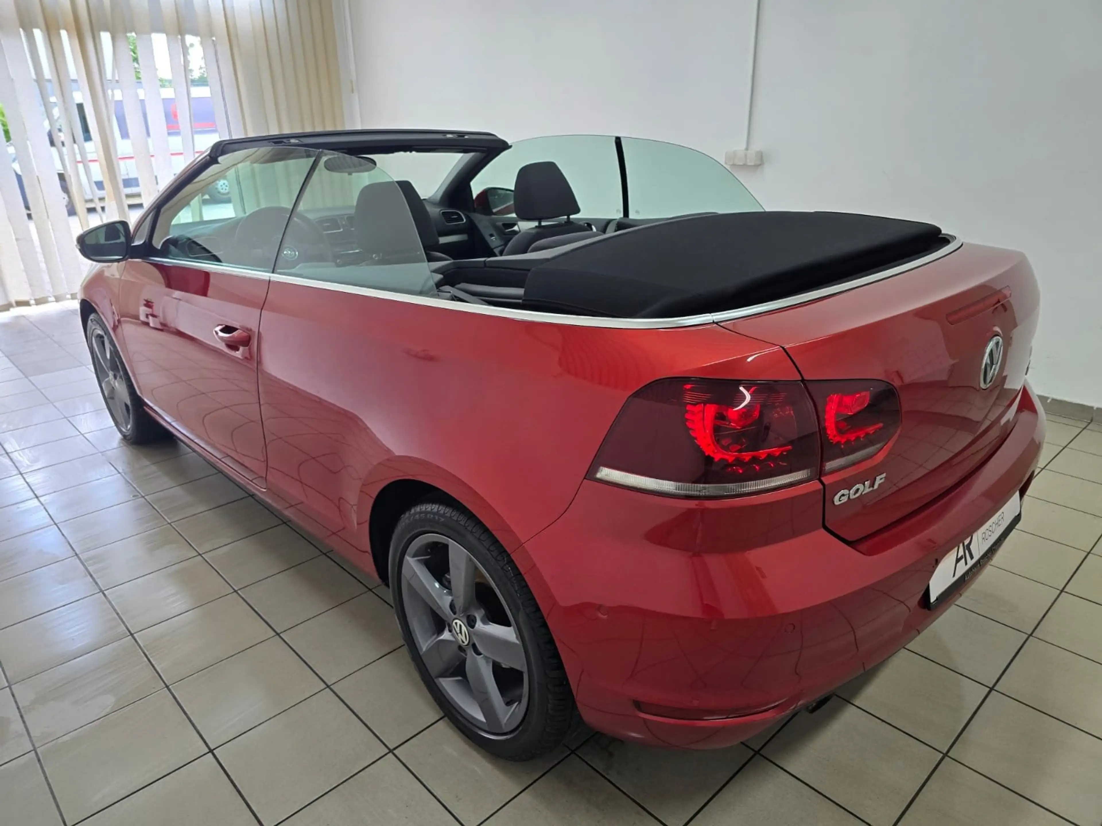Volkswagen Golf Cabriolet VI 1.2 TSI sehr gepflegt Parkassistent 1.Hand — photo 7