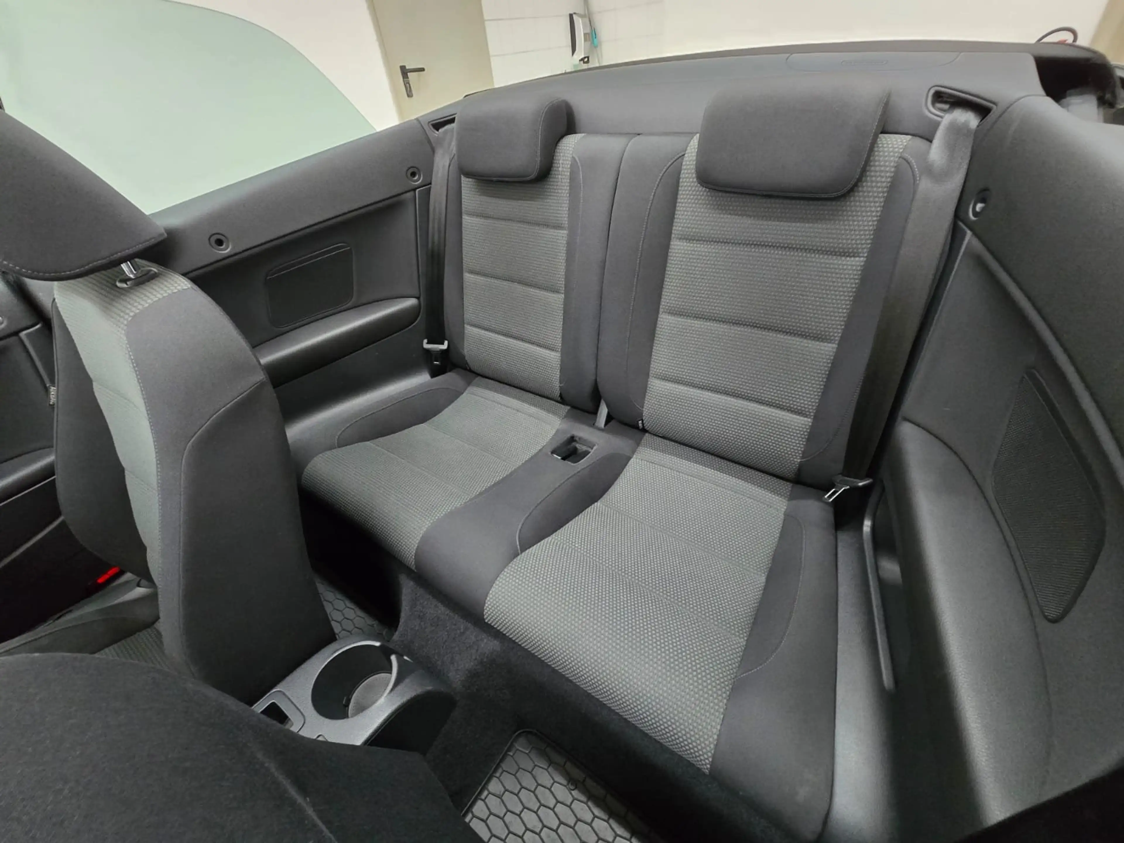 Volkswagen Golf Cabriolet VI 1.2 TSI sehr gepflegt Parkassistent 1.Hand — photo 12