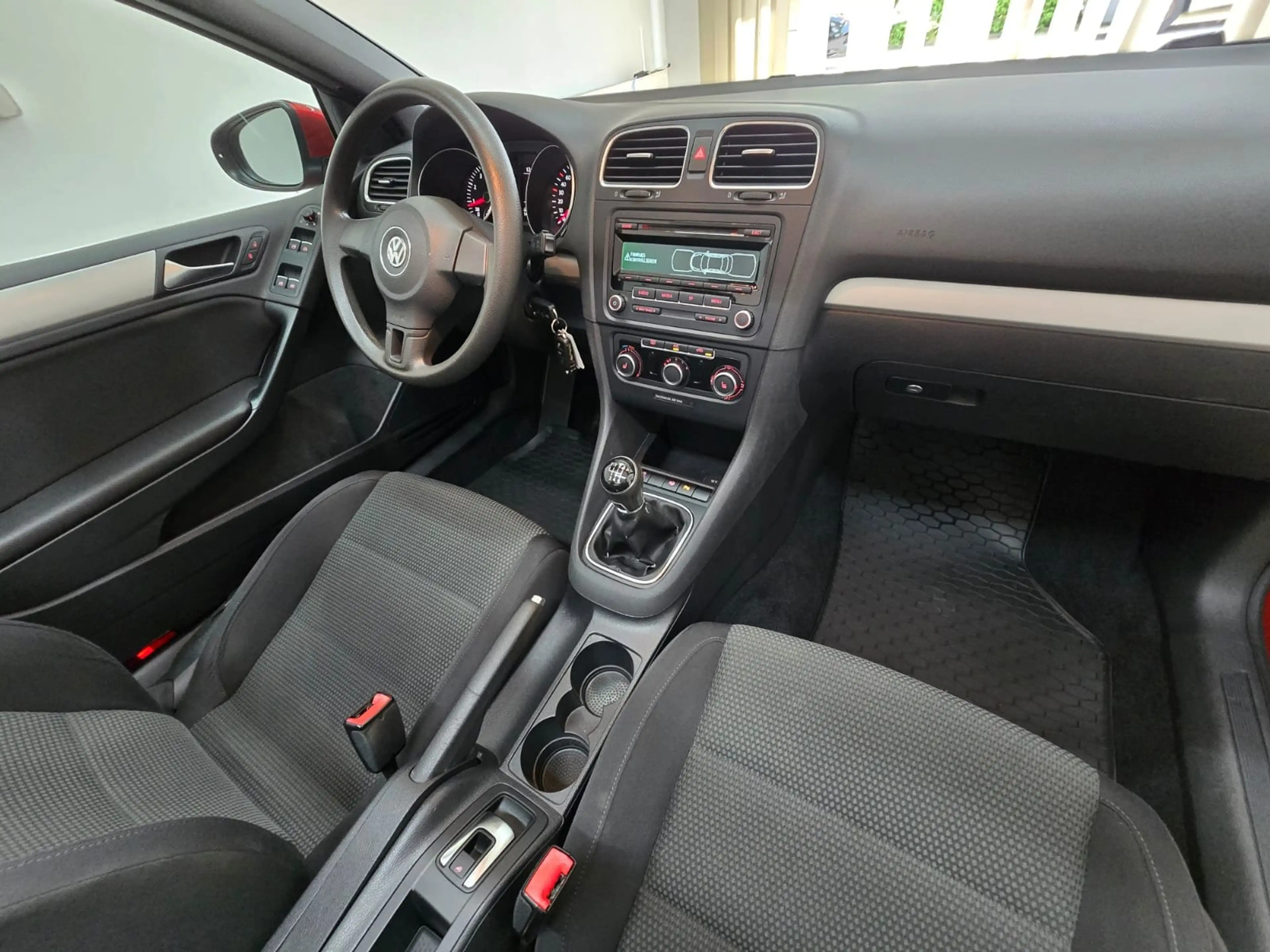 Volkswagen Golf Cabriolet VI 1.2 TSI sehr gepflegt Parkassistent 1.Hand — photo 13
