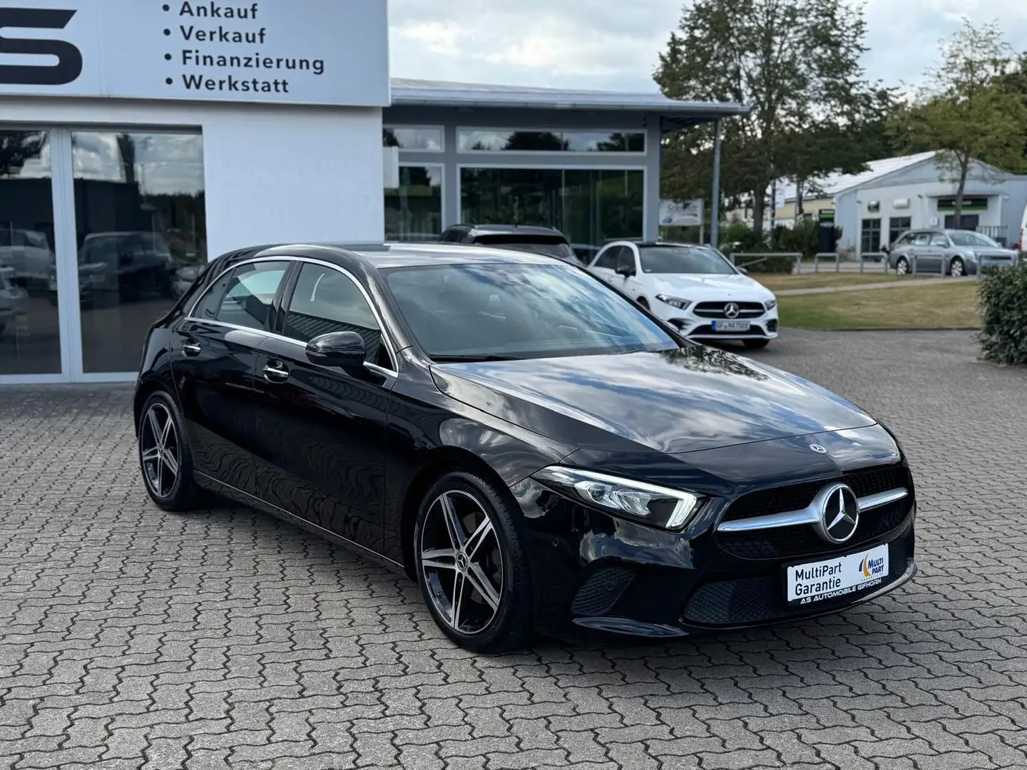 Mercedes-Benz A 220 d Progressive MBUX R.Kamera Distronic Noir - 1