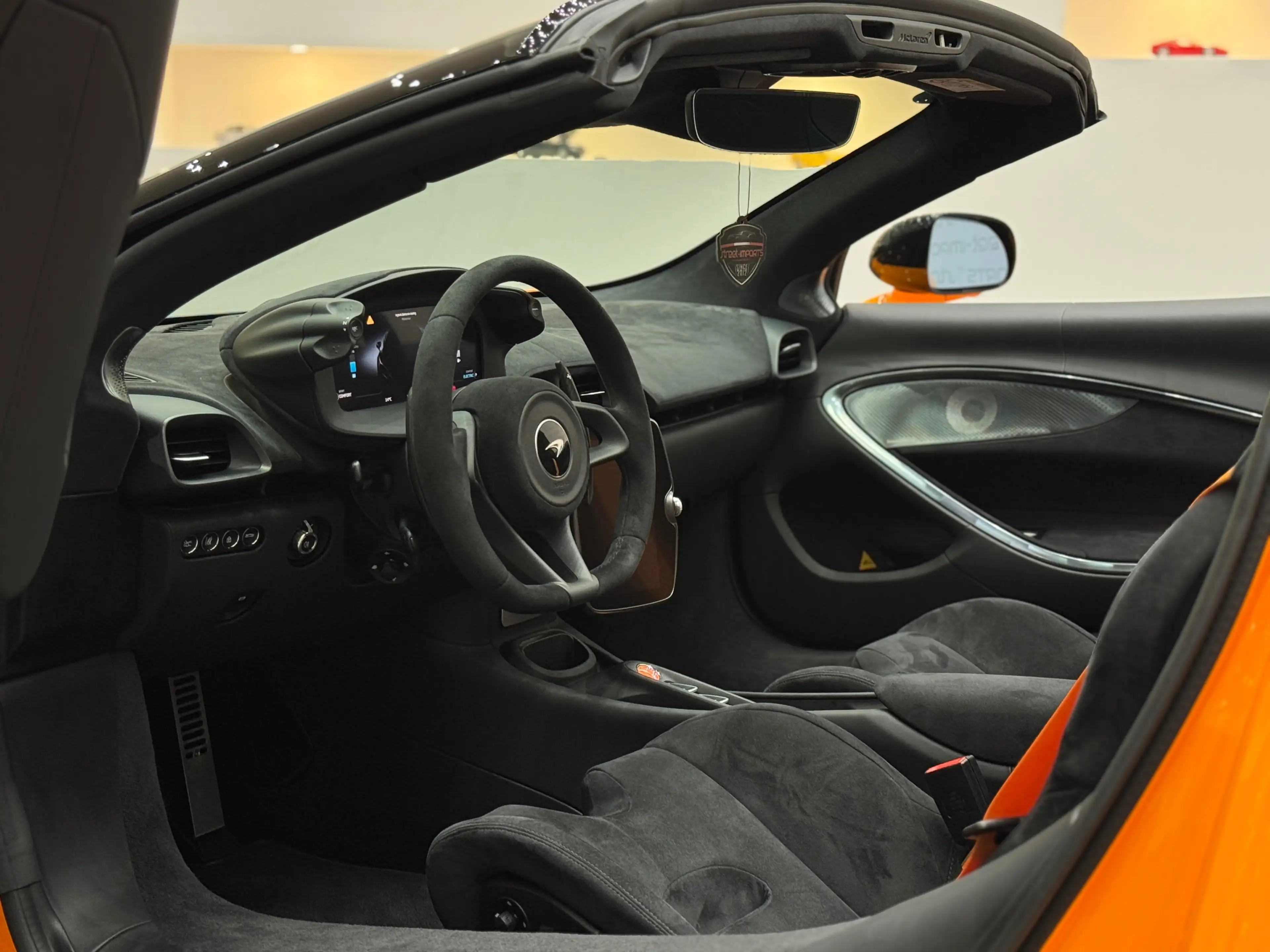McLaren Artura Spider MSO *Lift*Bowser & Wilkins*1. Besitz* — photo 12
