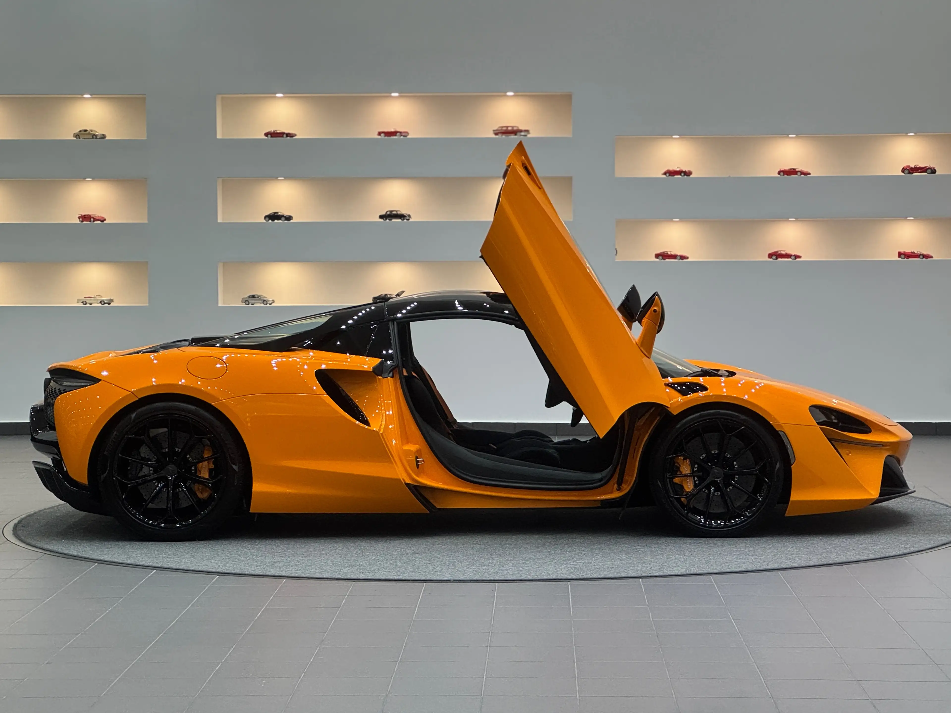 McLaren Artura Spider MSO *Lift*Bowser & Wilkins*1. Besitz* — photo 5