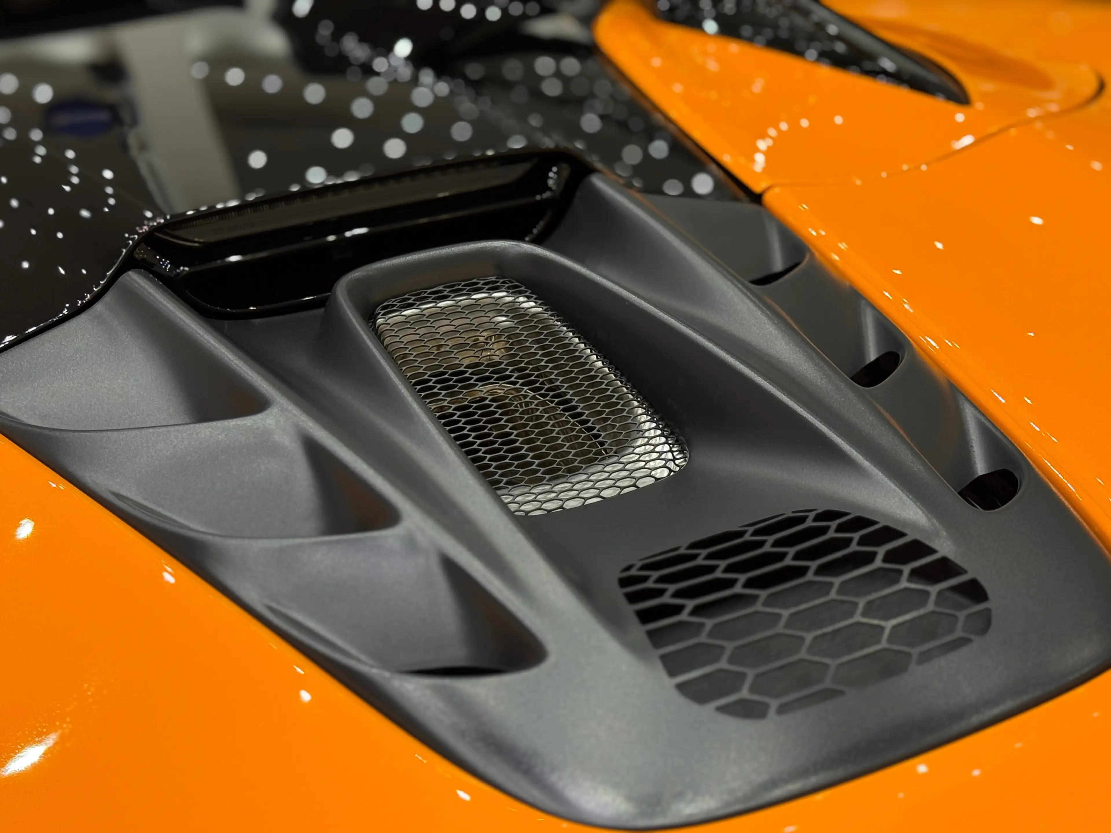 McLaren Artura Spider MSO *Lift*Bowser & Wilkins*1. Besitz* — photo 10