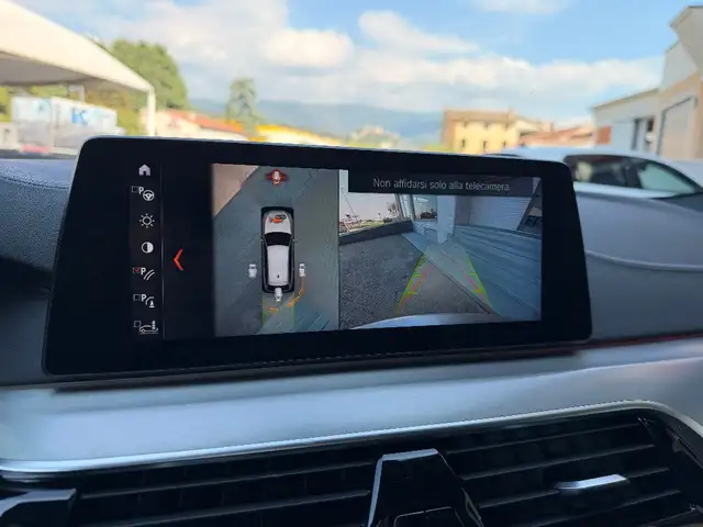 BMW 5 Series view 15