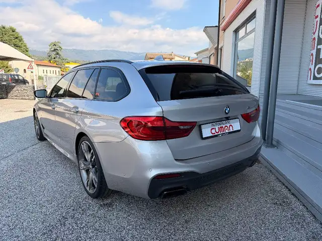 BMW 5 Series view 6
