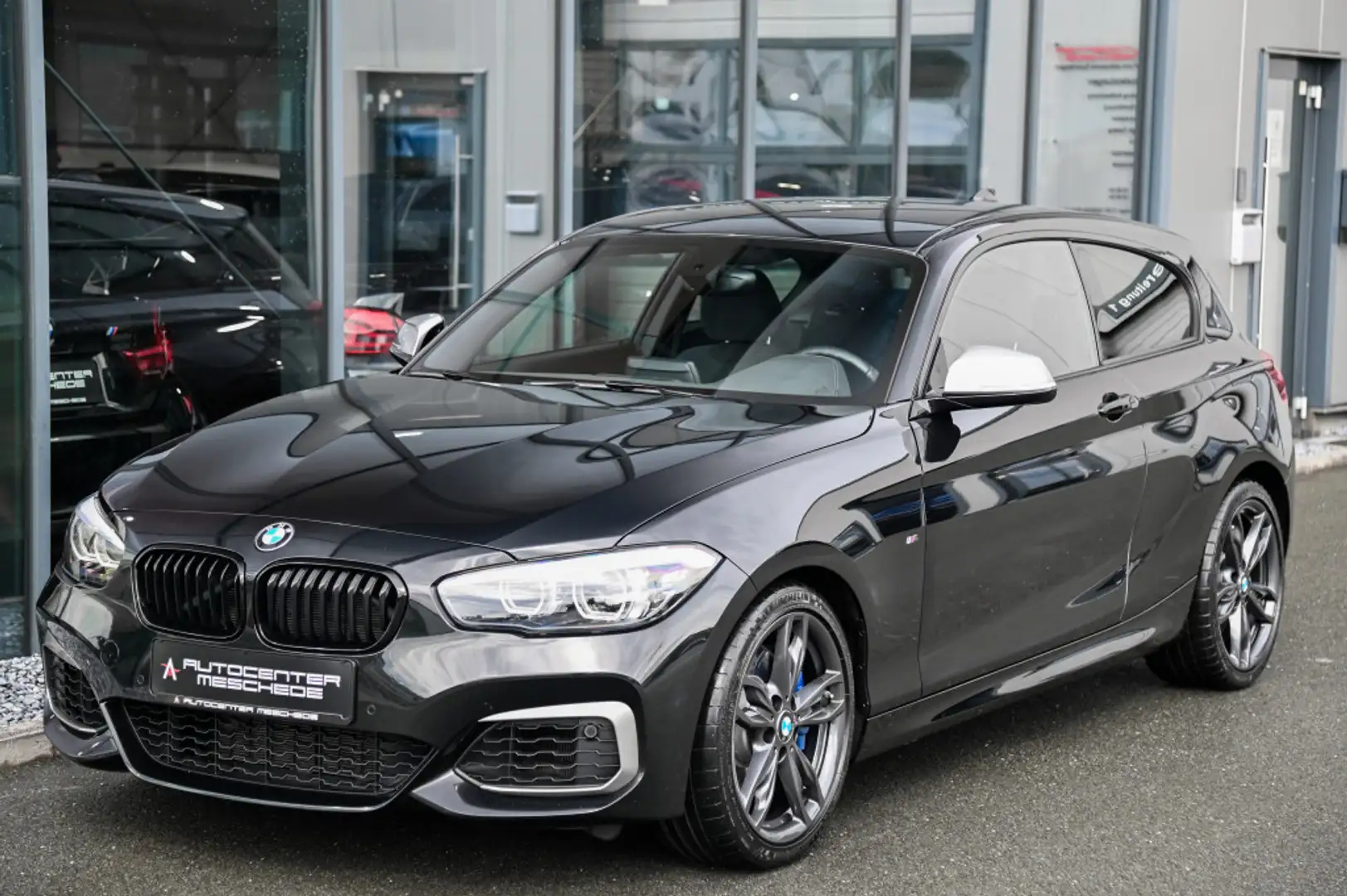 BMW 140 Special Edition Sport-Aut. Navi* HiFi* Noir - 2