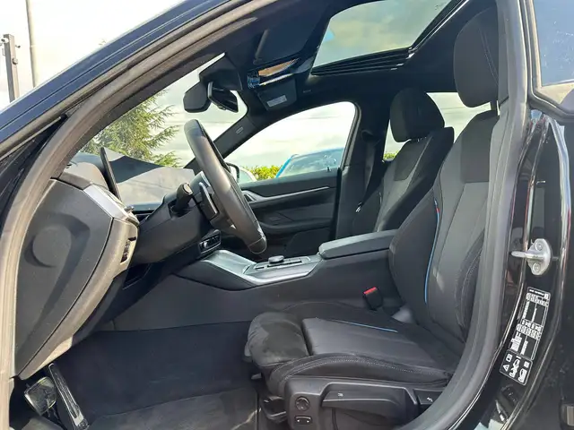 BMW 4 Series view 9