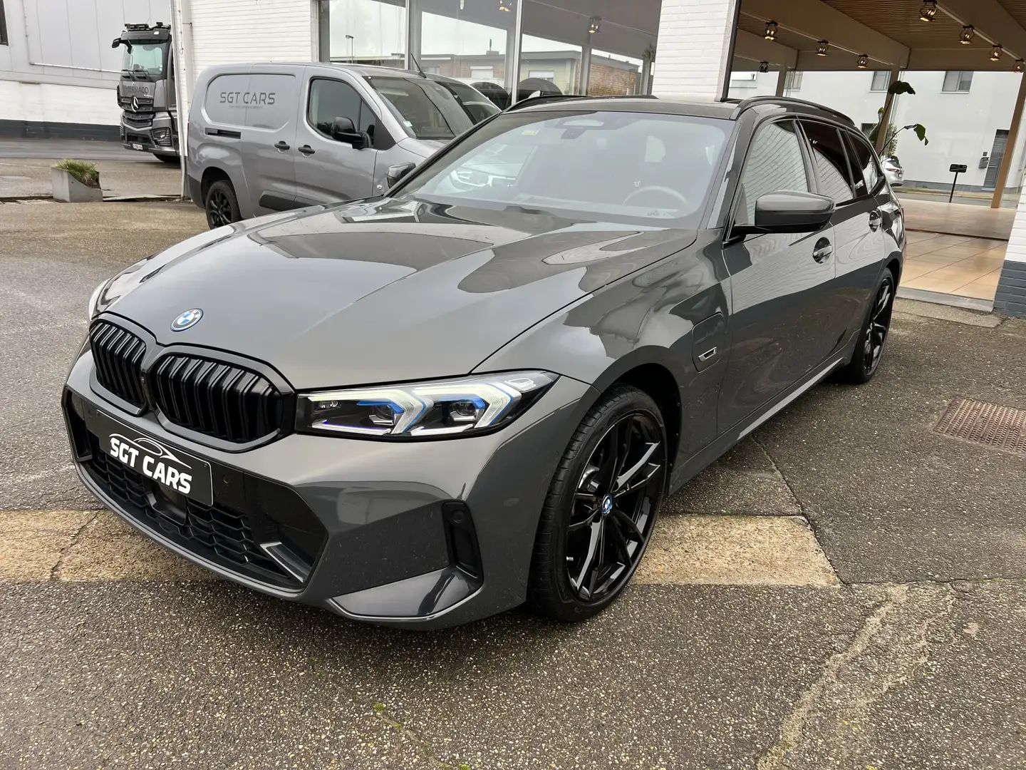 BMW 330 e Touring xDrive FULL FULL NP. 82.879,99 Gris - 2