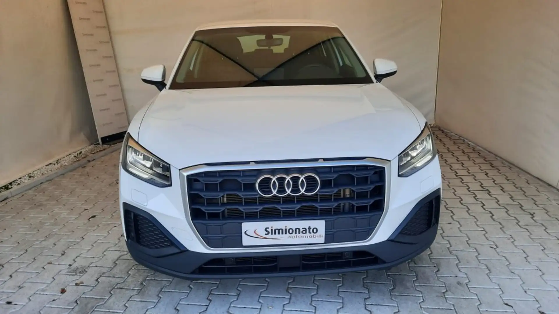 Audi Q2 35 TFSI Business Wit - 2