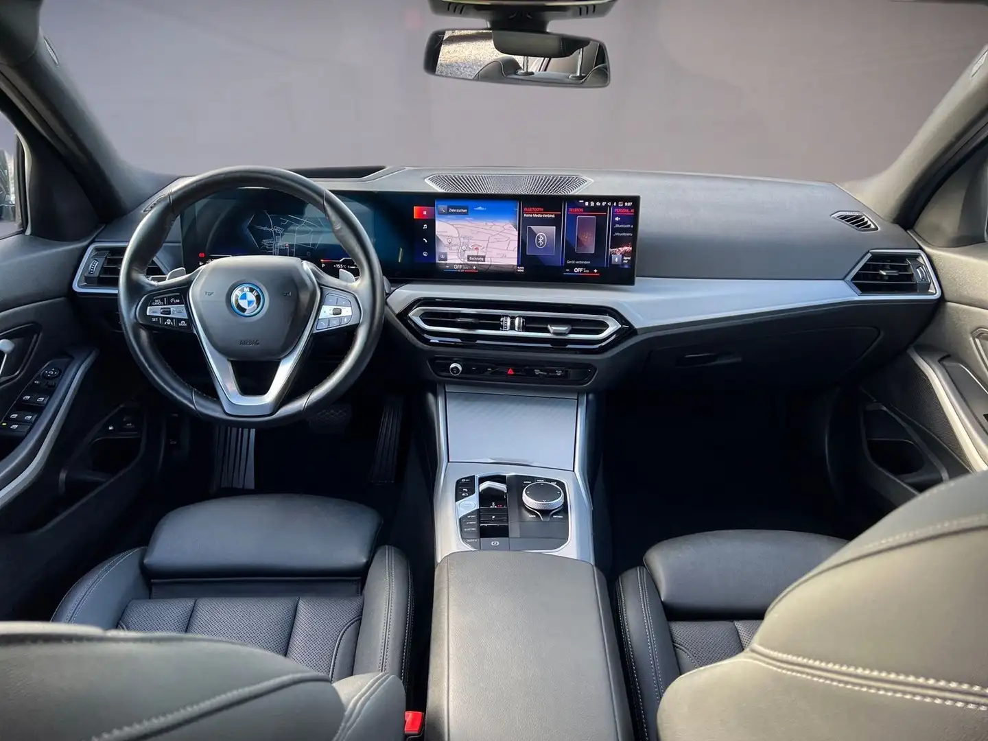 BMW 320 3er - 320E*HYBRID*1.HAND*KAMERA*LED* Schwarz - 2