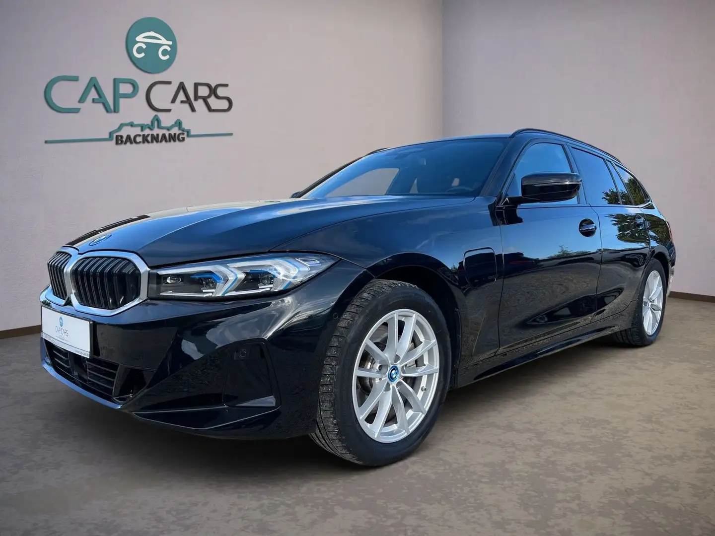 BMW 320 3er - 320E*HYBRID*1.HAND*KAMERA*LED* Schwarz - 1