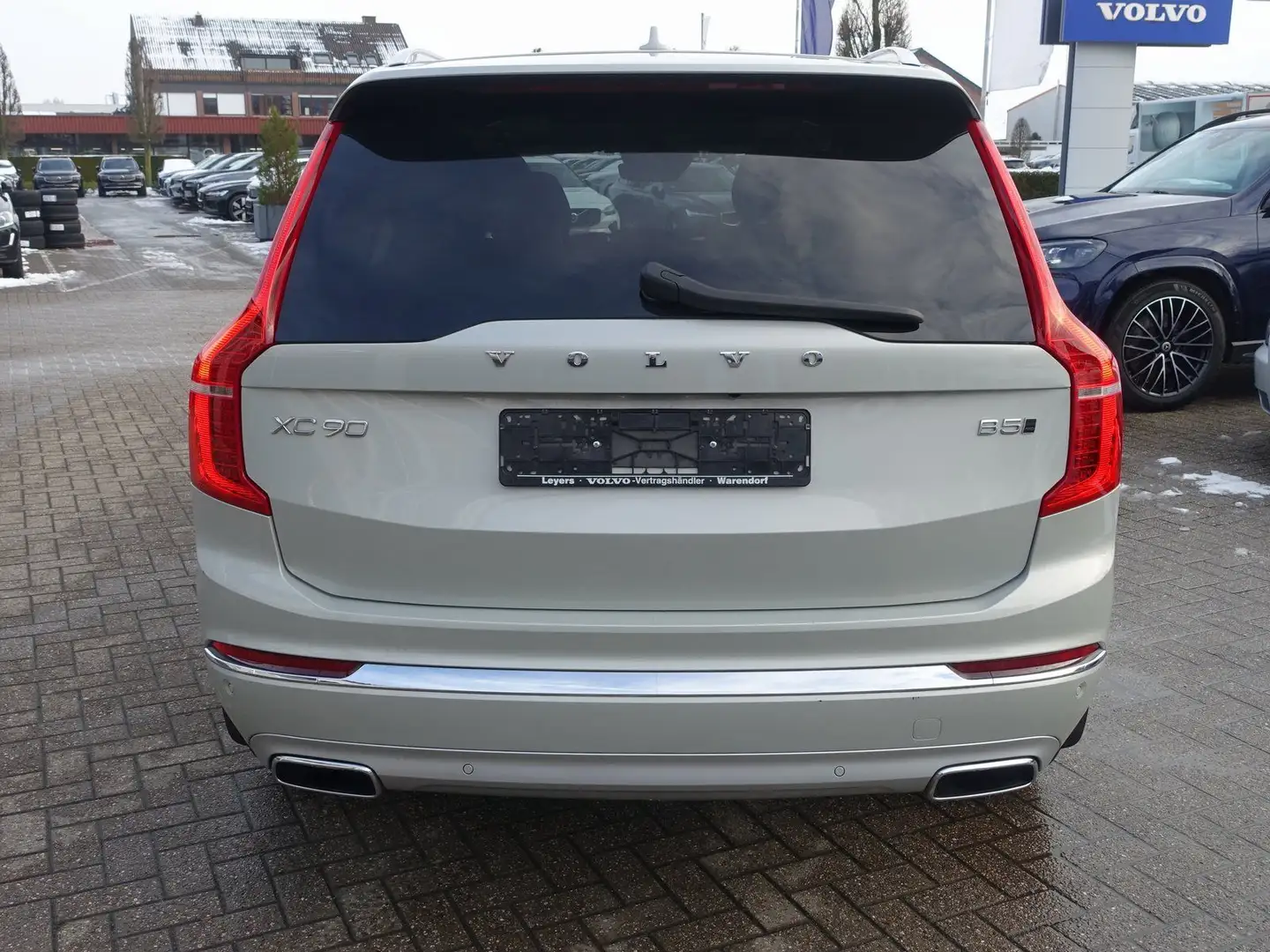 Volvo XC90 B5 AWD Inscription/B&W/Pano/Masssage/FourC - 2