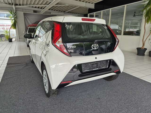 Toyota Aygo x-play*BERGANFAHR*KAMERA*NAVI*BLUETOOTH+