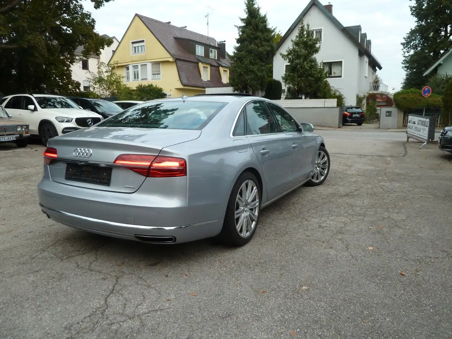 Audi A8 4.2 TDI clean diesel quattro Silber - 1