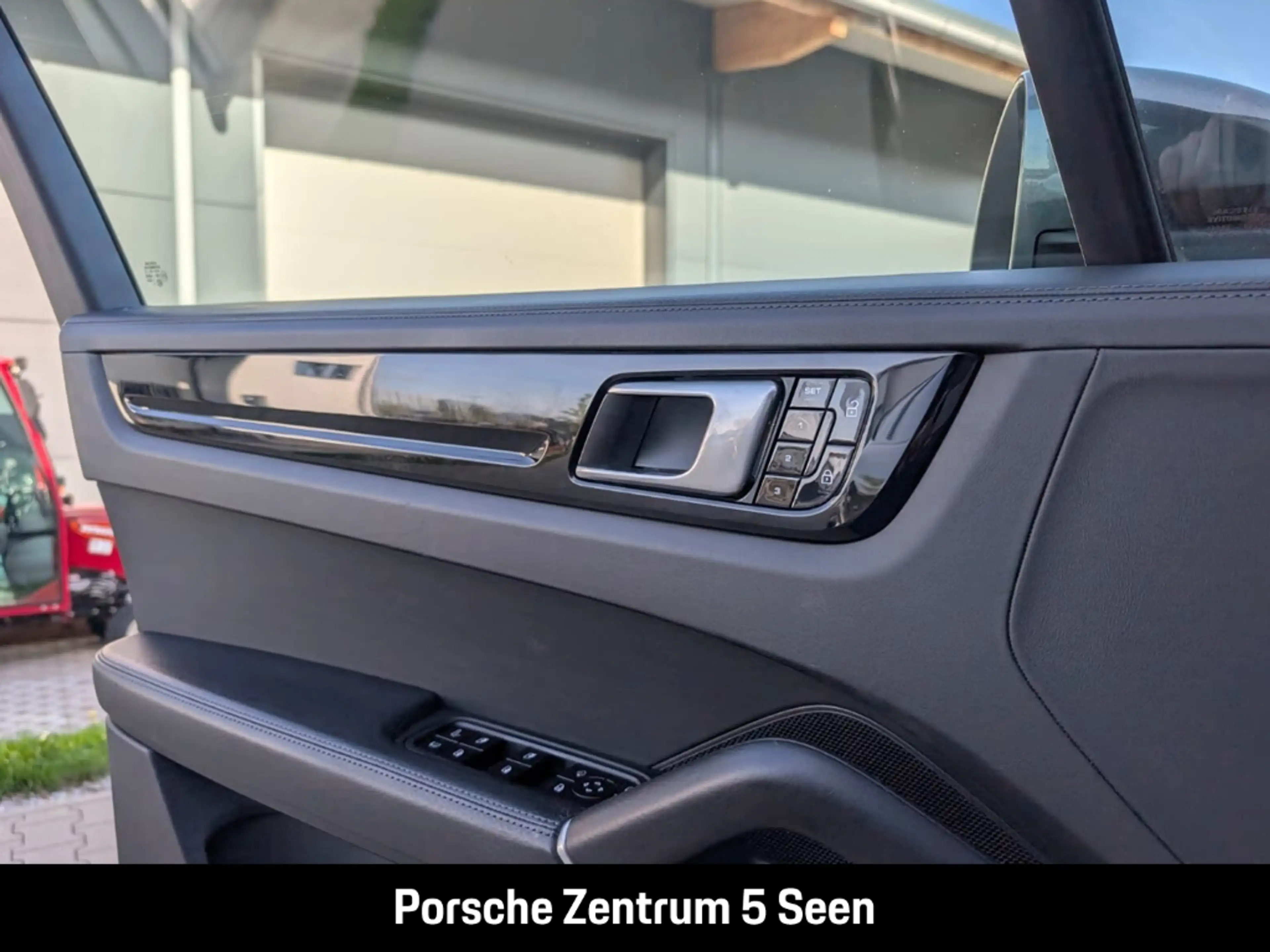 Porsche Cayenne E-Hybrid — photo 20