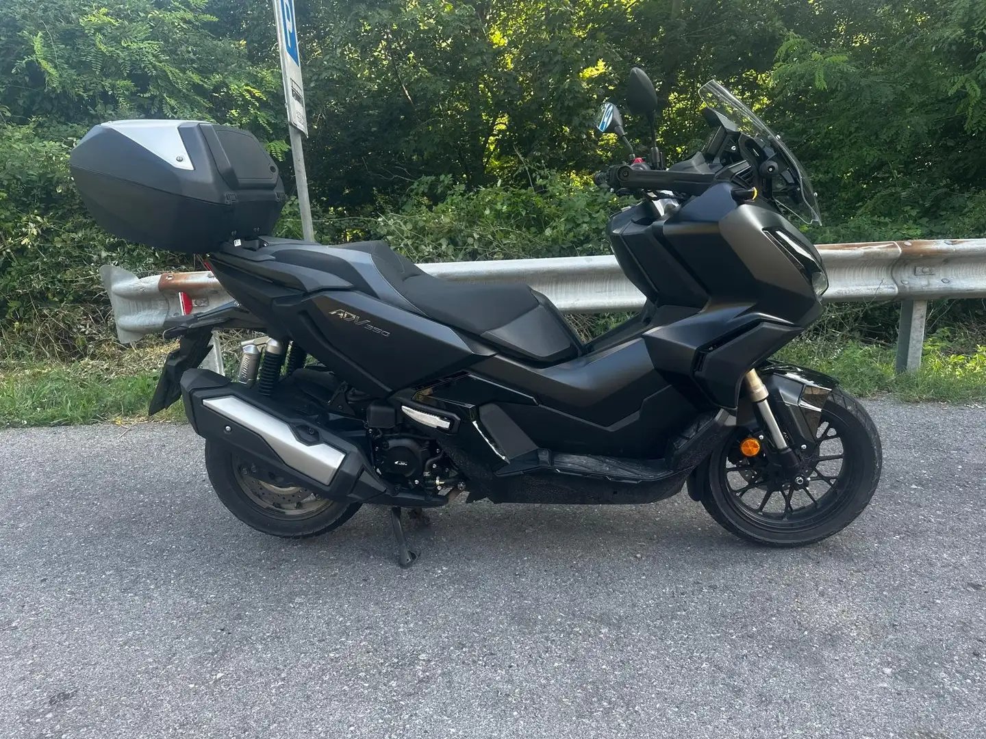 Honda ADV 350 Honda ADV 350 CON SMART TOP-CASE  TUCANO URBANO Nero - 2