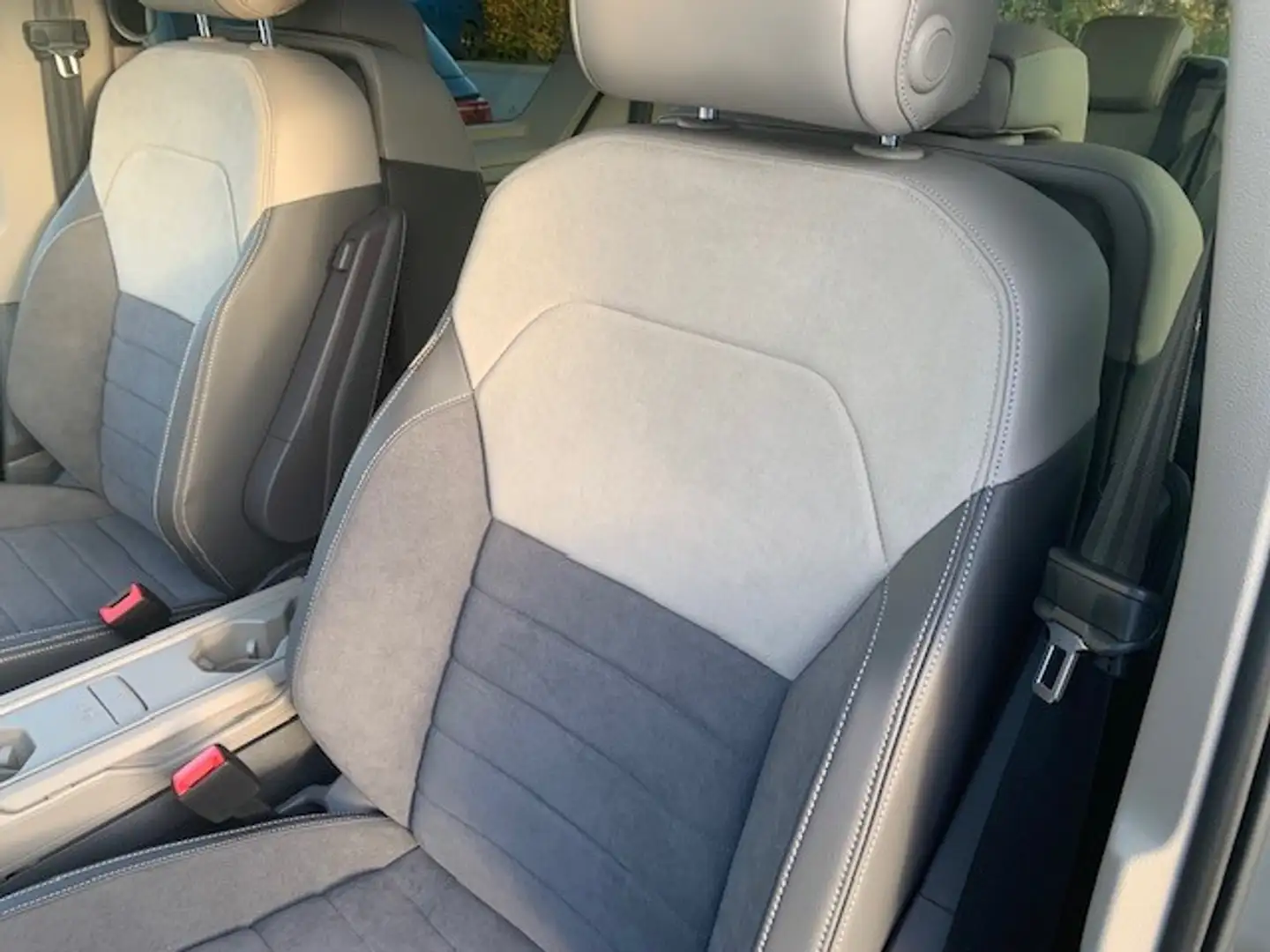 Volkswagen T7 Multivan EDITION LP 2.0TDI 150CV DSG7 Gris - 2