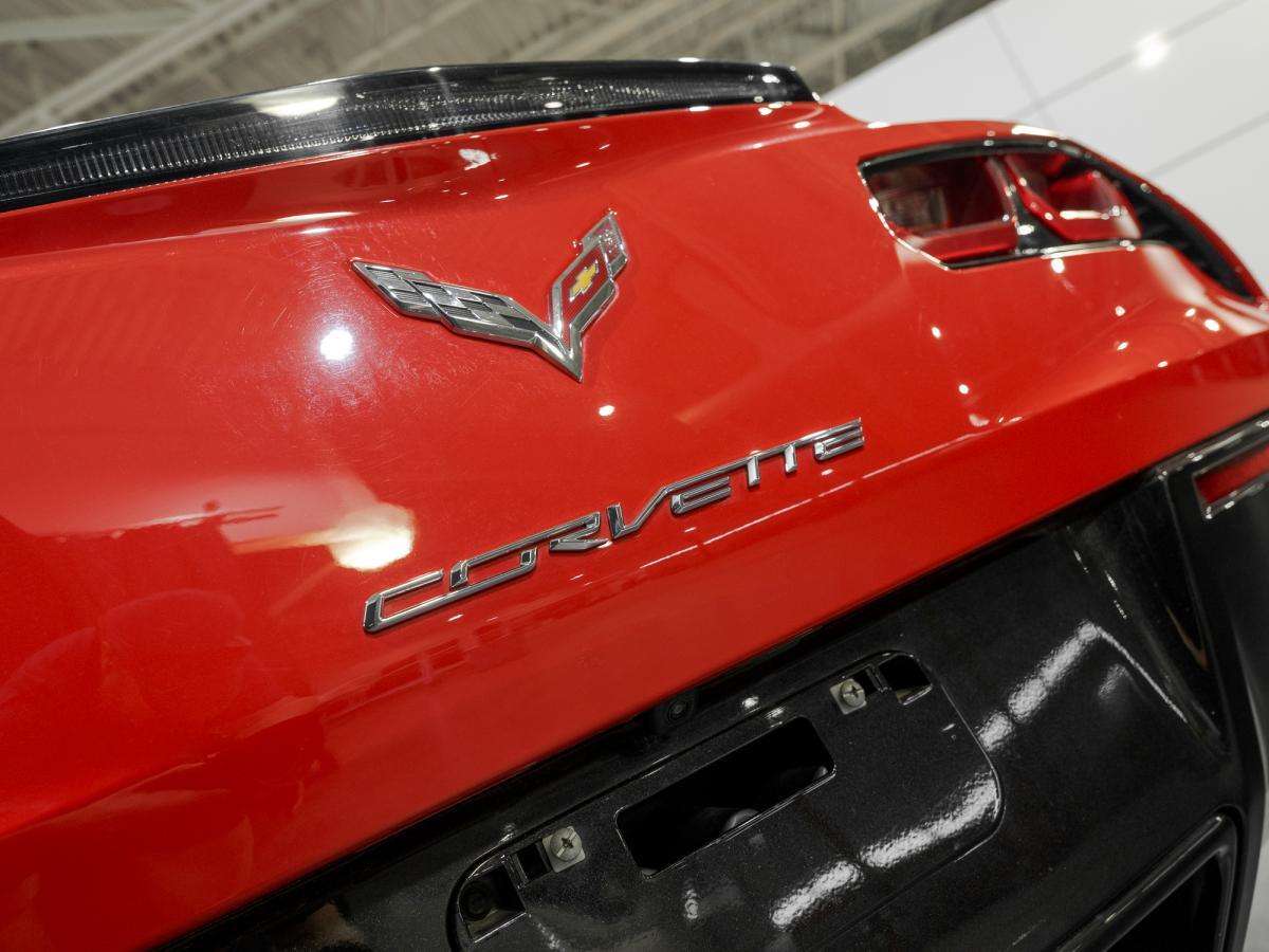 2017 Chevrolet Corvette STINGRAY + 1LT + CUIR + BOSE + BAS KILOMETRAGE + J — снимка 1