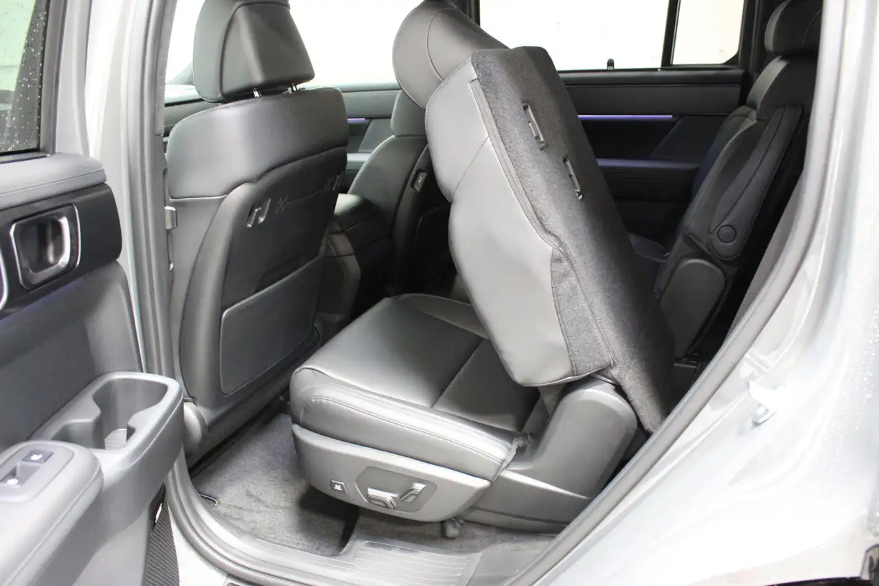 Hyundai SANTA FE photo Hyundai SANTA FE