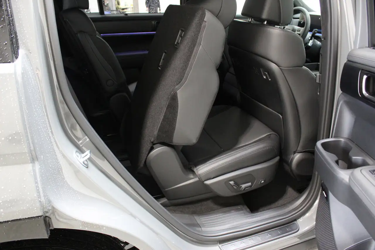 Hyundai SANTA FE photo Hyundai SANTA FE