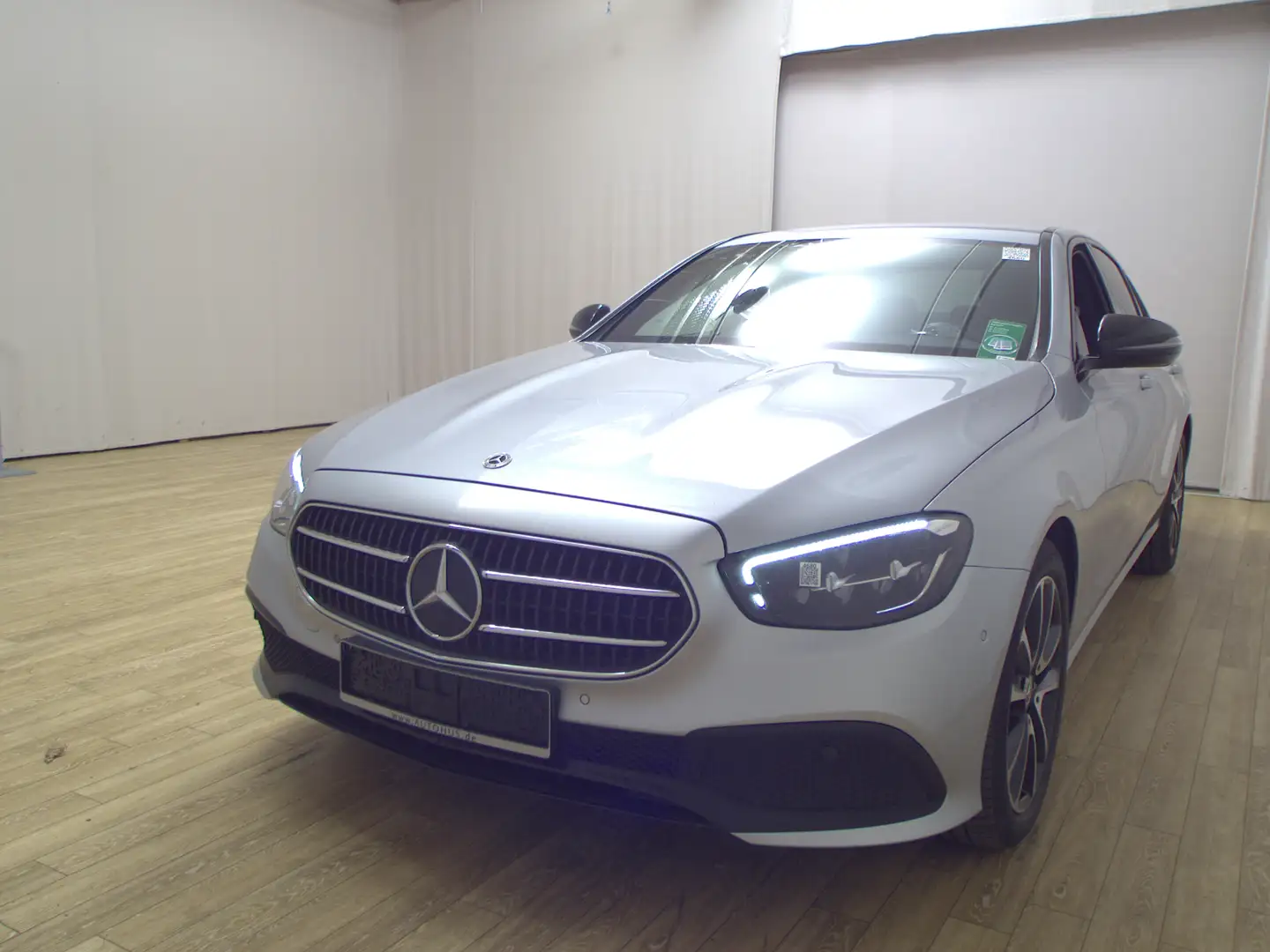 Mercedes-Benz E 220 d  Avantgarde AHK Navi Night LED Leder vc Silber - 2