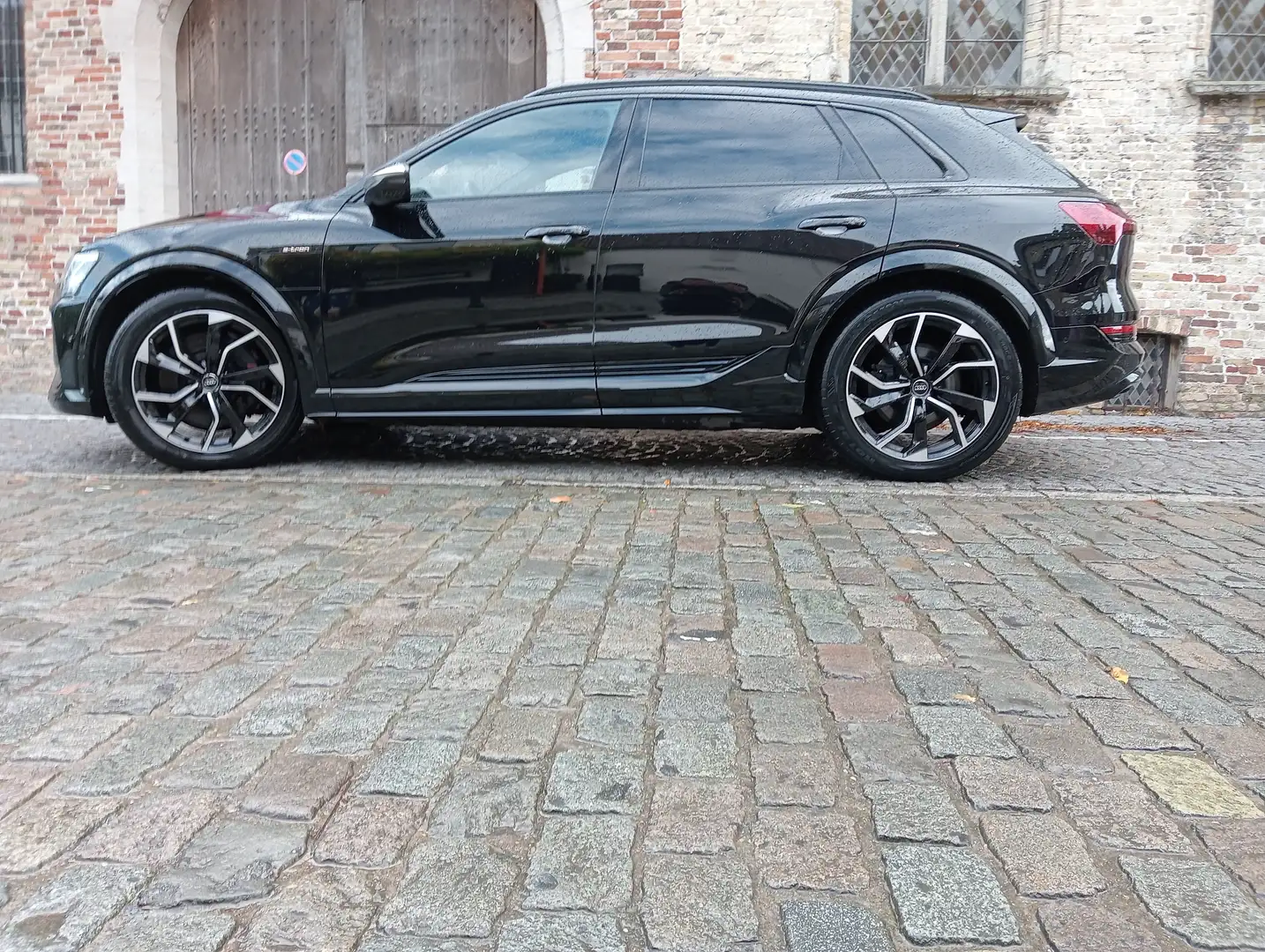 Audi SQ8 e-tron E-tron S quattro Černá - 2