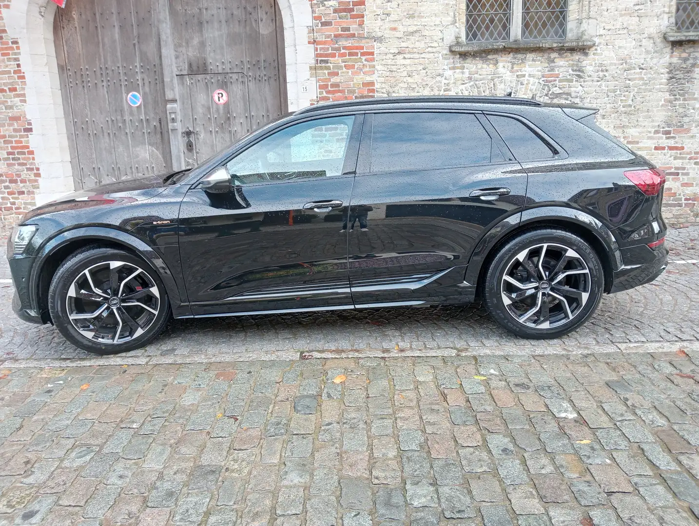 Audi SQ8 e-tron E-tron S quattro Černá - 1