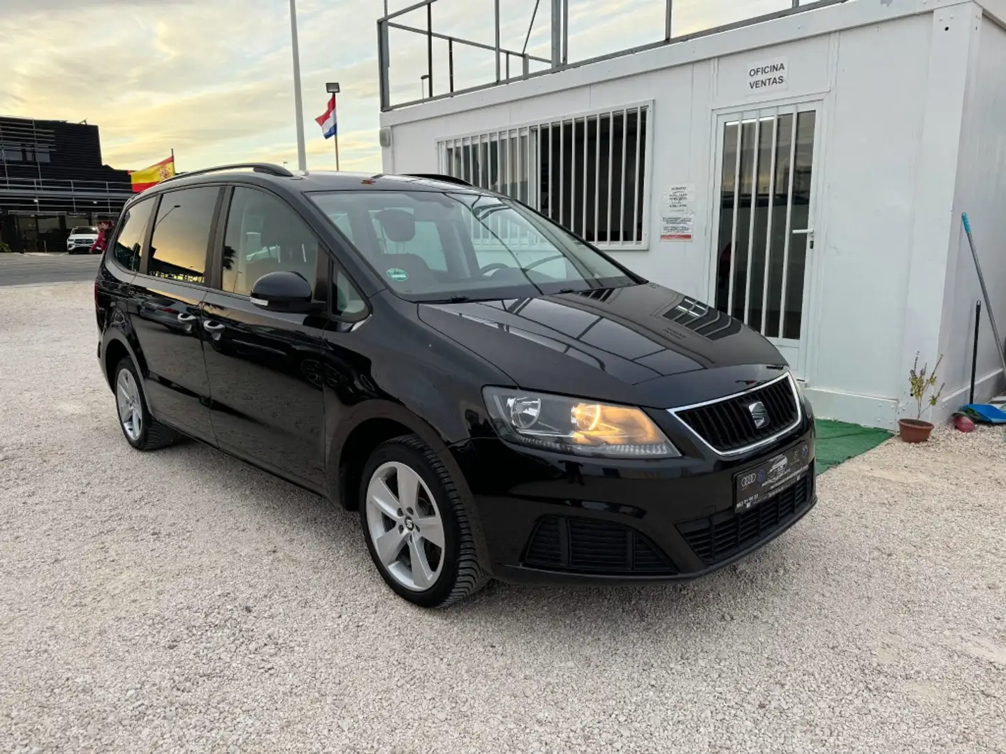 SEAT Alhambra Monovolumen Automático de 5 Puertas Negro - 2