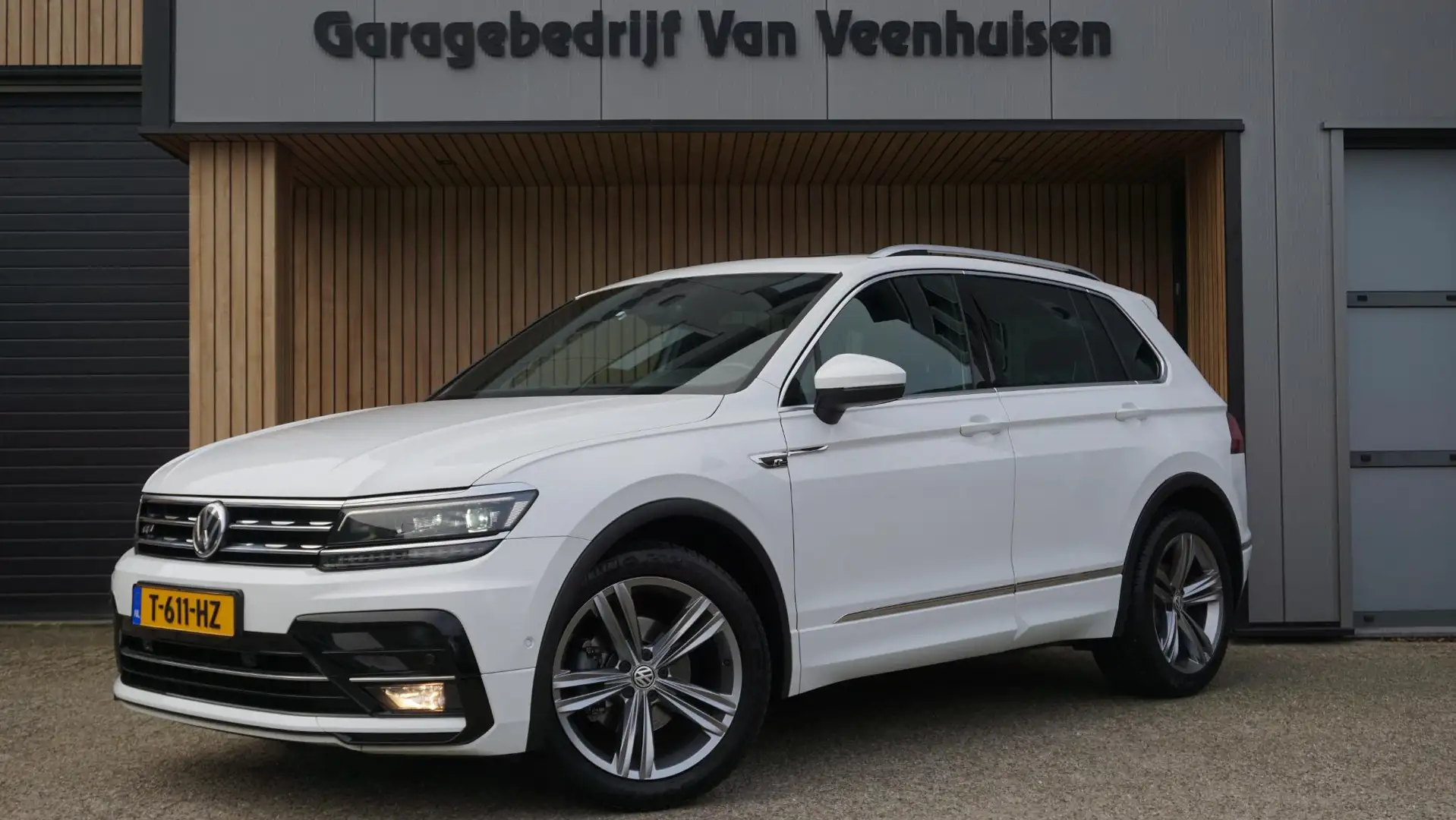 Volkswagen Tiguan 1.5 TSI 150pk ACT R-Line & Highline Pano.dak Virtu Bianco - 1