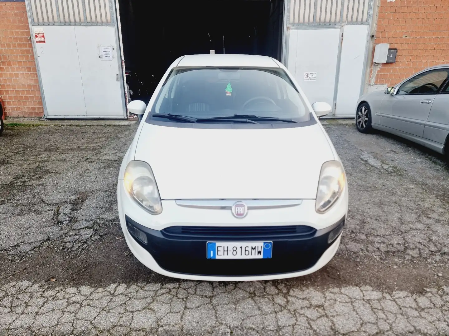 Fiat Punto Evo 5p 1.4 Active 77cv Neopatentati Bianco - 2