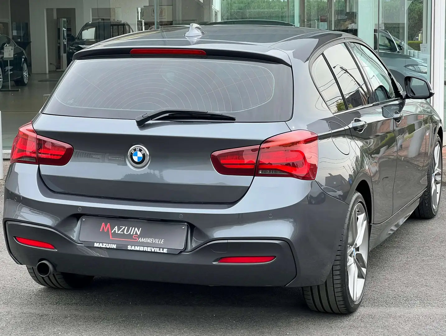 BMW 116 116i * Pack-M Int/Ext * Alcantara * Navi * Gar 1an Gris - 2