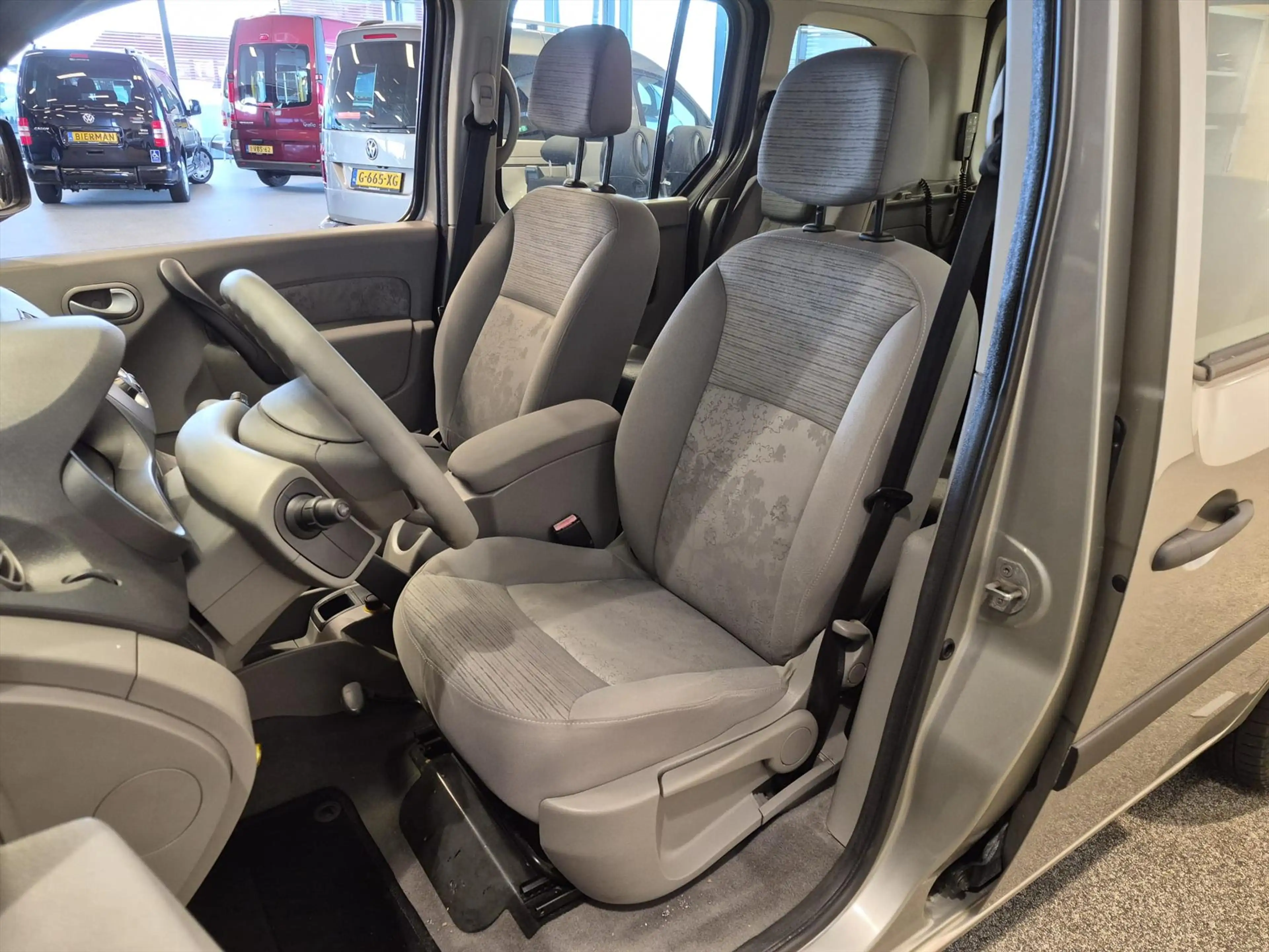 Renault Kangoo Rolstoelauto Automaat 4+1 — photo 21