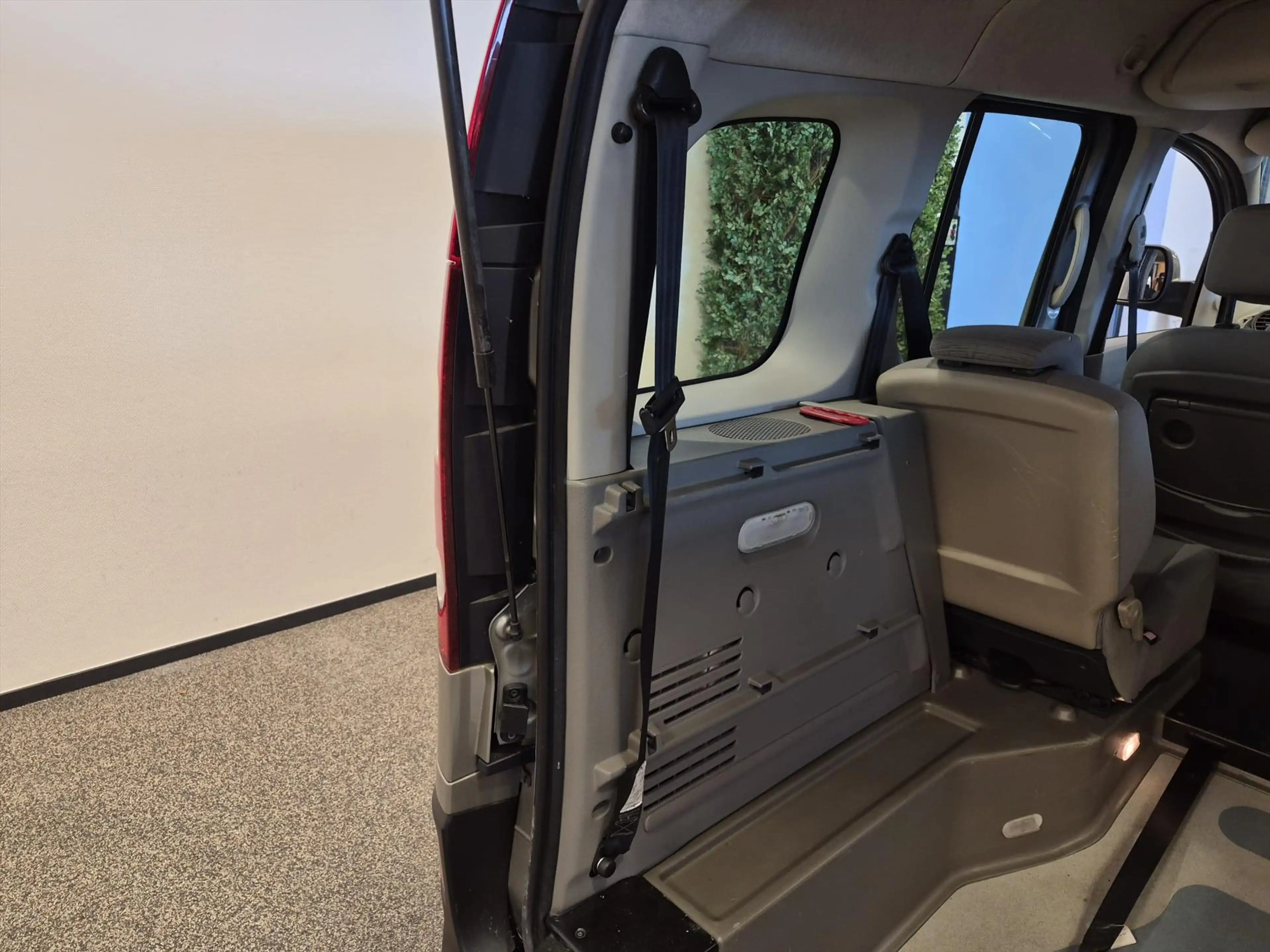 Renault Kangoo Rolstoelauto Automaat 4+1 — photo 7