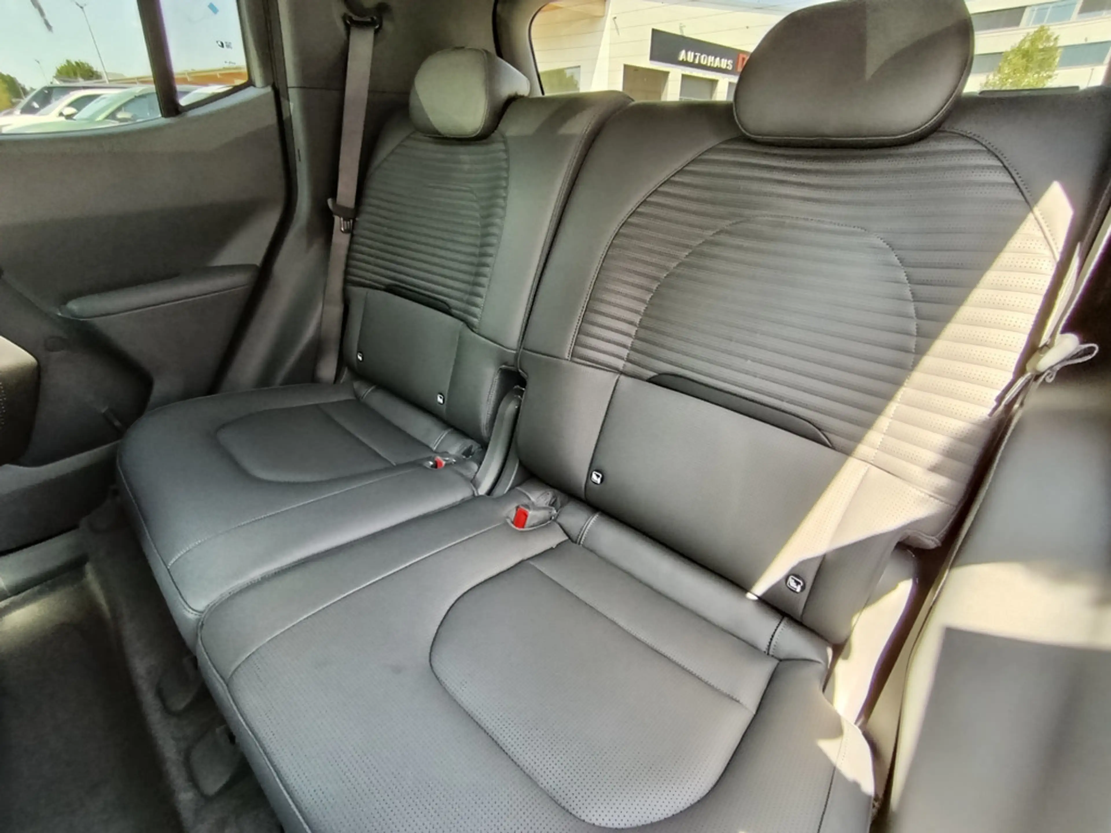 Kia EV2 Black Line 61 kWh 4S Sitz-/ 22kW-AC-/Comfort-/DriveWise-Paket — photo 8