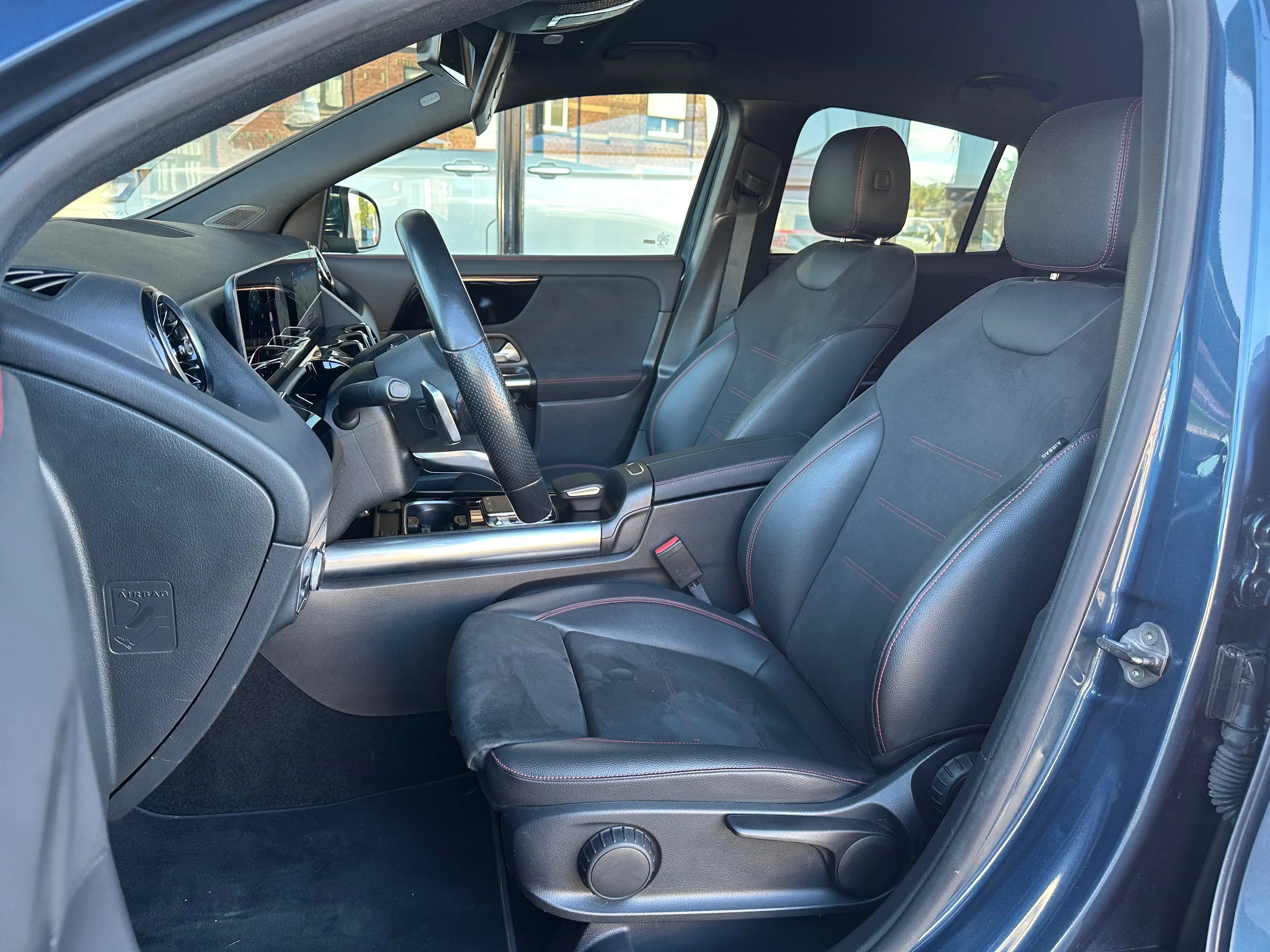 Mercedes-Benz GLA 180 AMG / 2021 / 27.000km / automatique — photo 7